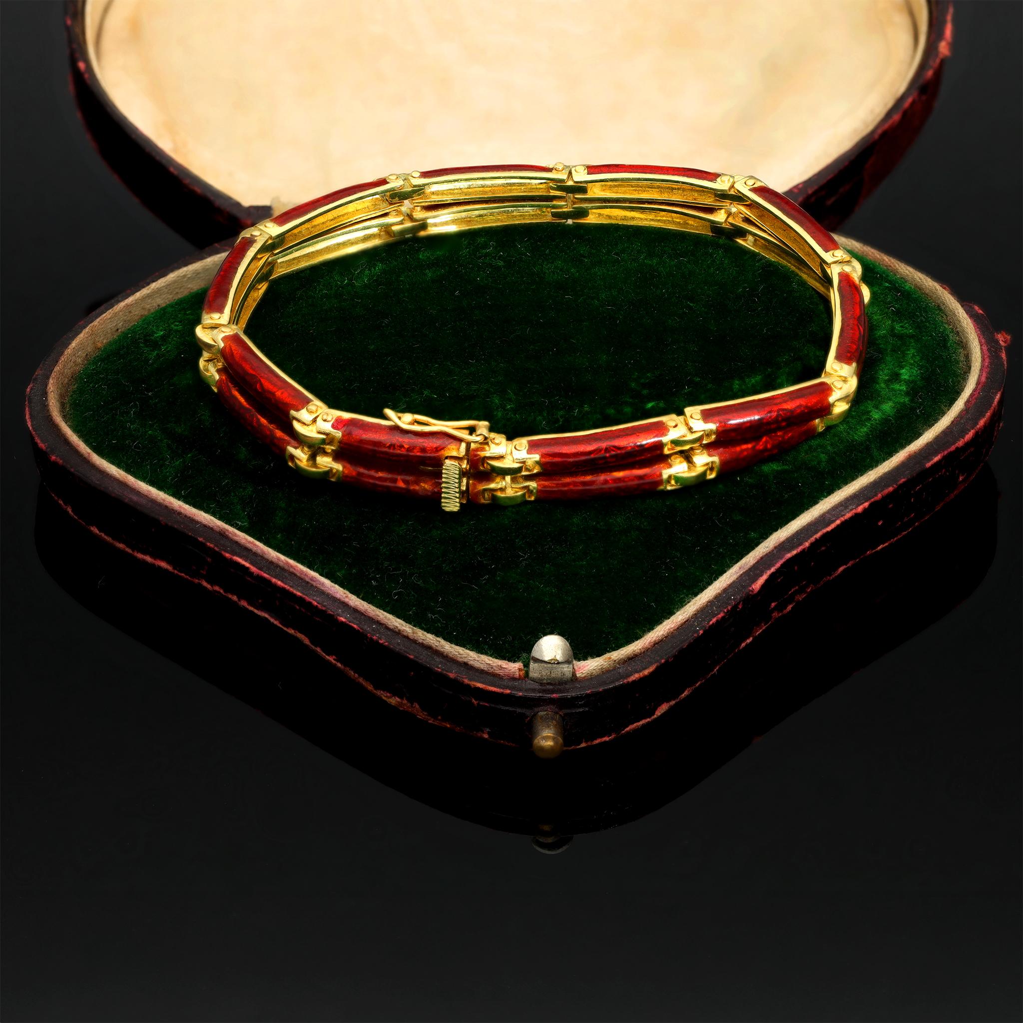 Retro Vintage Italian Geometric Red Enamel Bracelet, HEAVY 24g Solid 18k 750 Gold For Sale