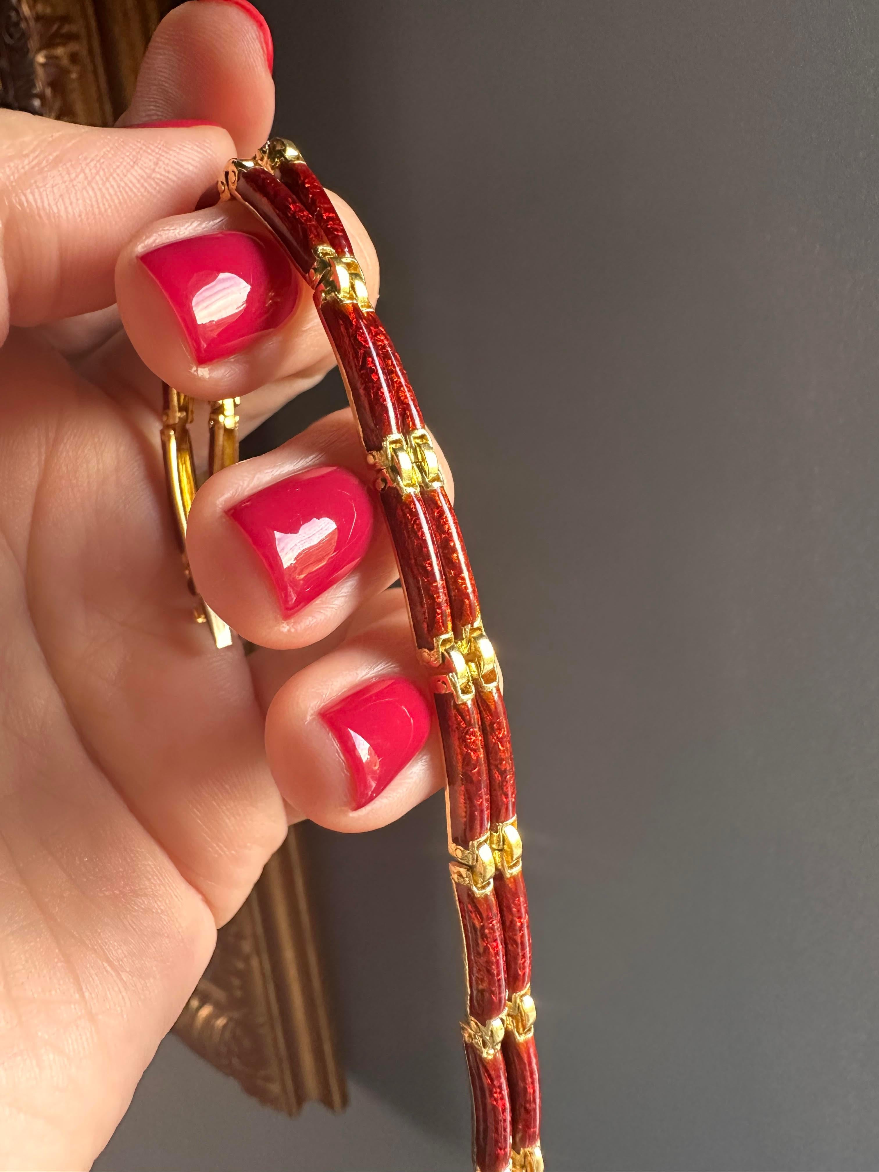 Women's Vintage Italian Geometric Red Enamel Bracelet, HEAVY 24g Solid 18k 750 Gold For Sale
