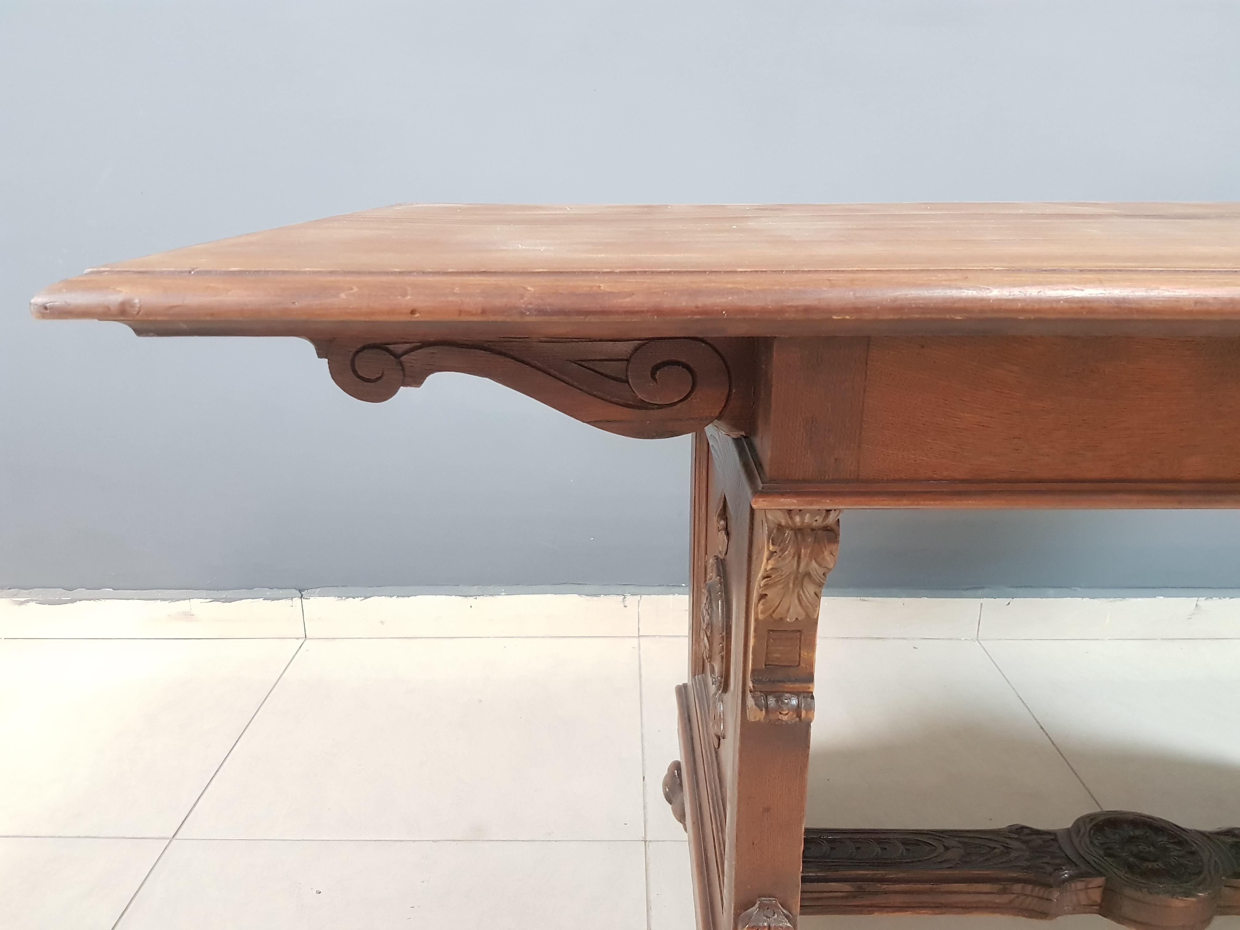 Vintage Italian Georgian Style Trestle Writing Desk 1960s In Good Condition For Sale In Bridgeport, CT