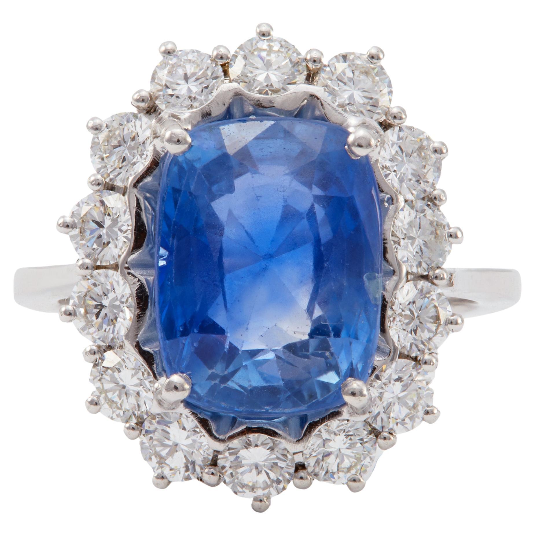 Vintage Italian GIA Ceylon No Heat Sapphire and Diamond 18k Gold Vintage Italian GIA Ceylon No Heat Sapphire and Diamond 18k Gold