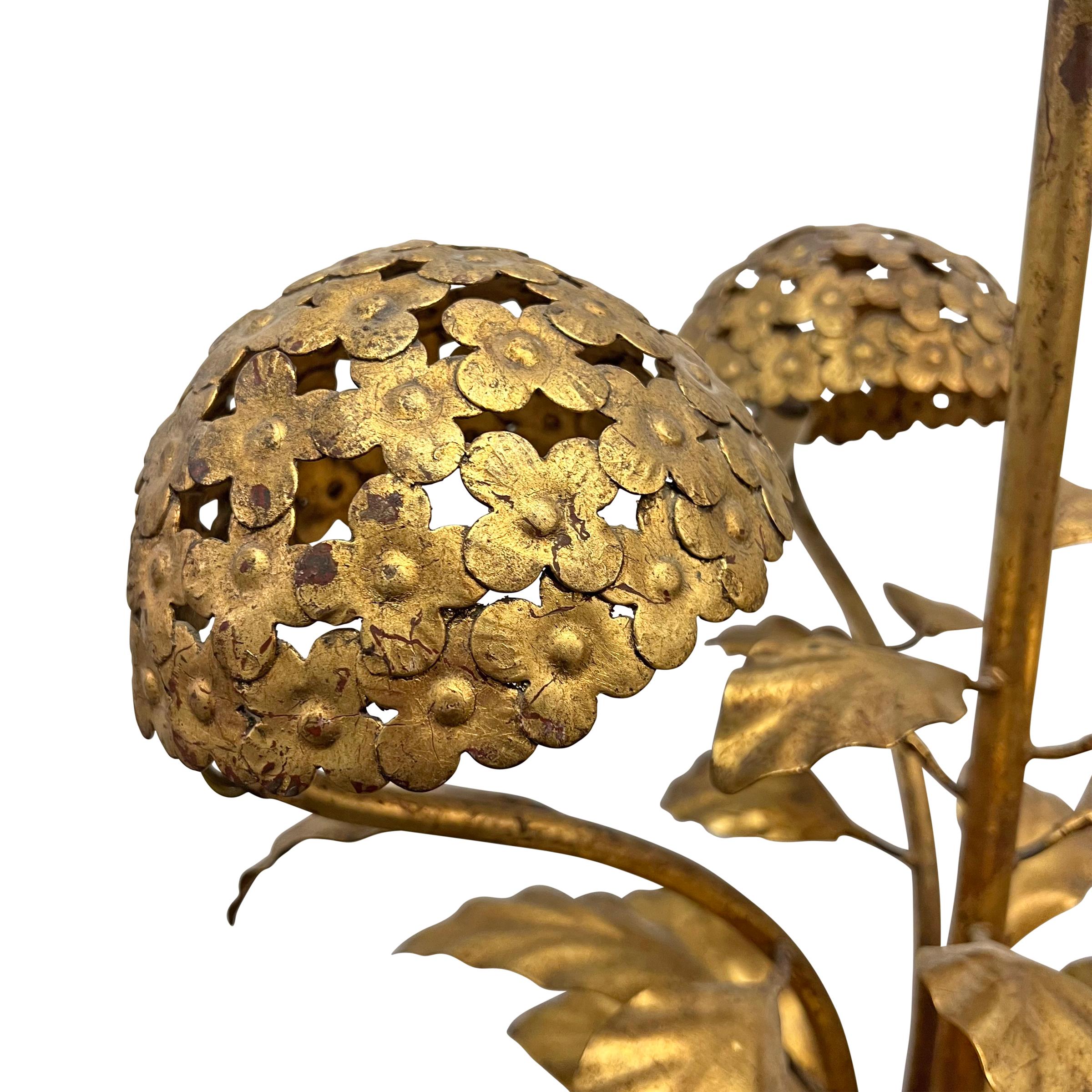 Lampe de table italienne vintage dorée Hydrangea en vente 3