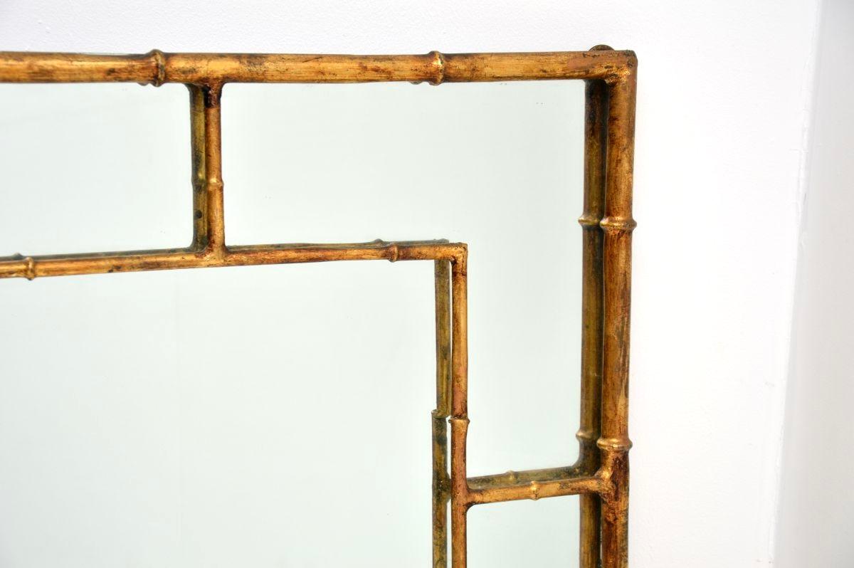 Mid-Century Modern Miroir italien vintage en métal doré en vente