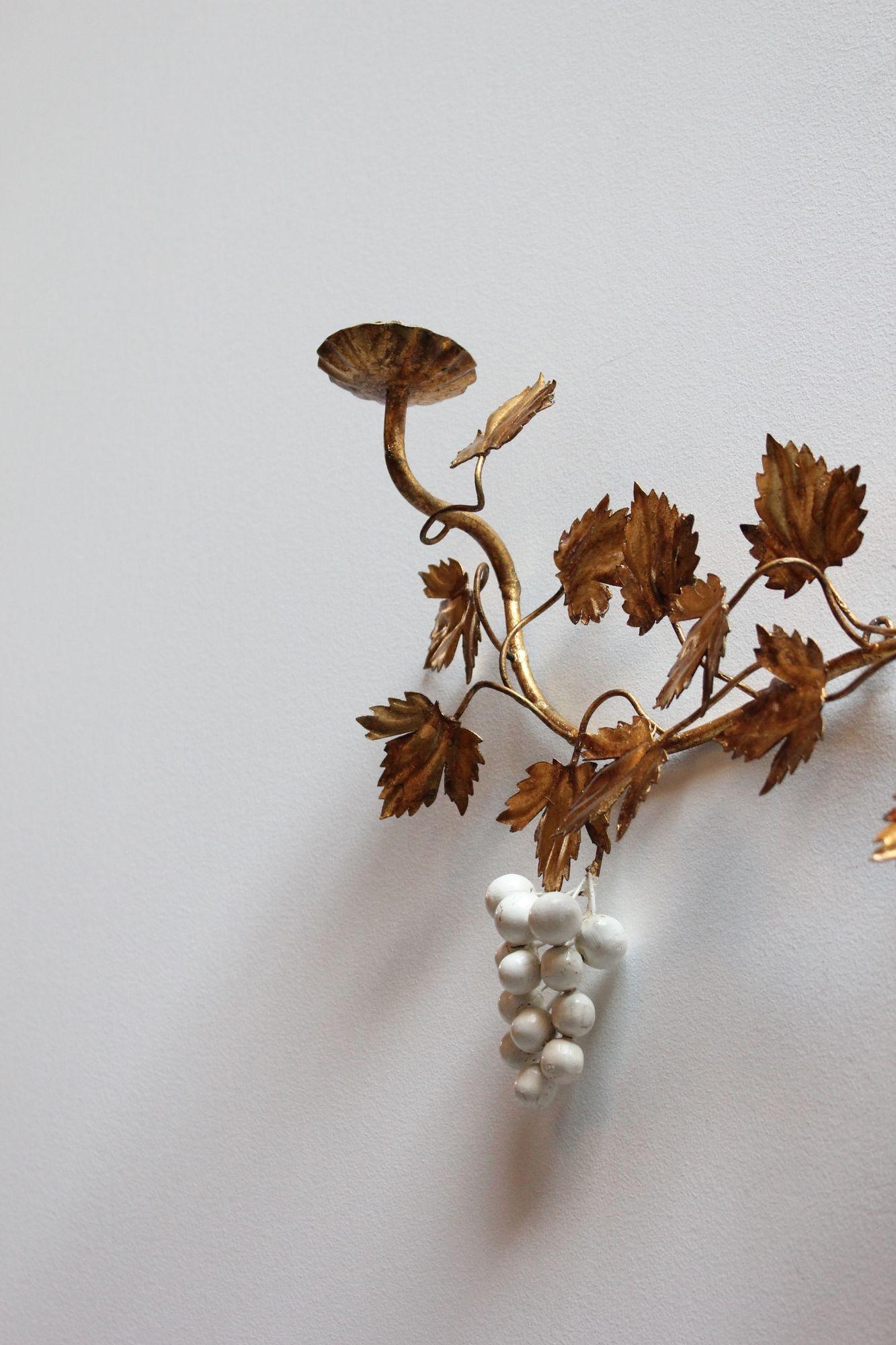 Applique a foglia d'uva d'epoca in tiglio dorato / Candeliere in vendita 11