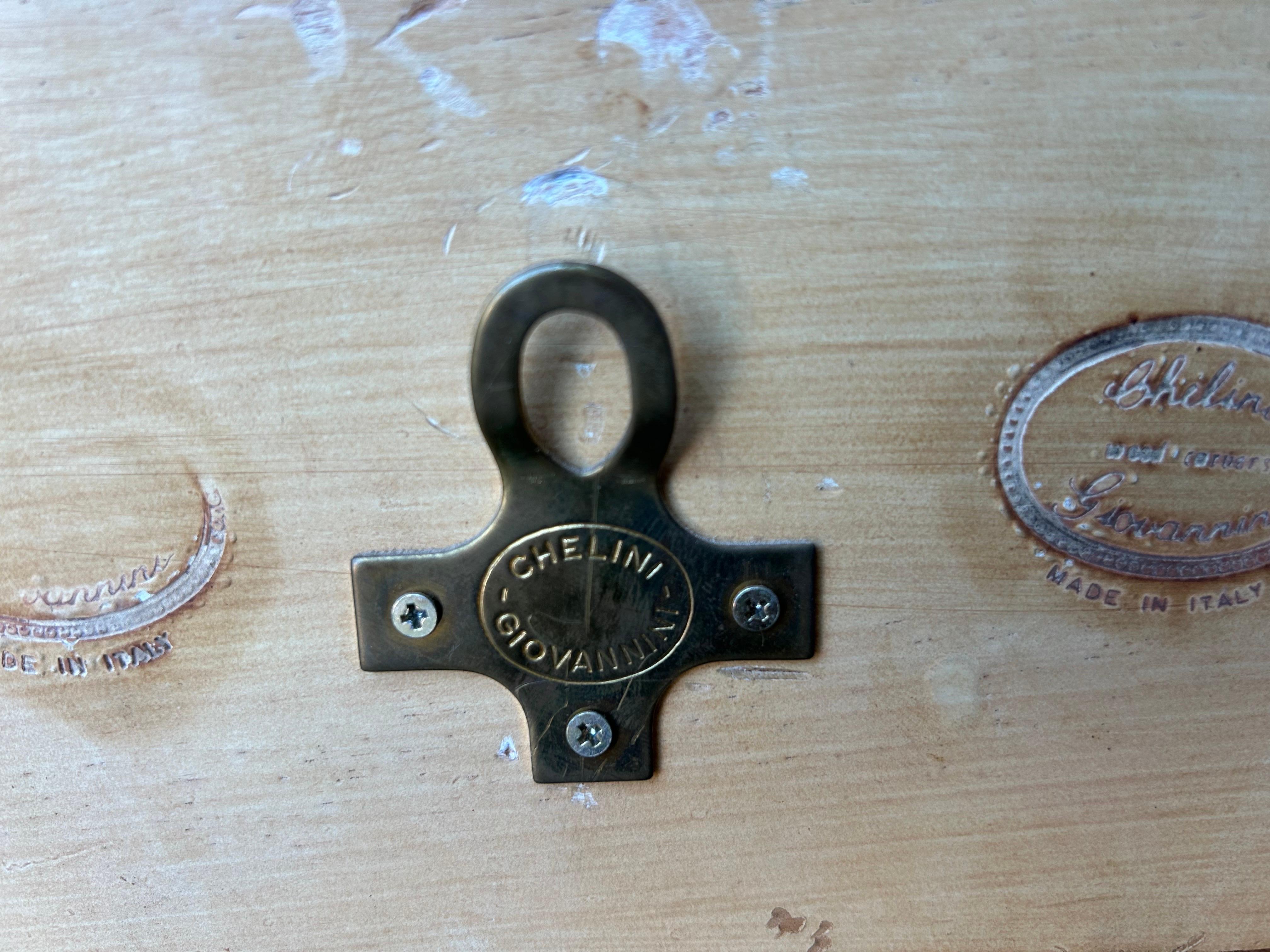 Specchio smussato in legno d'orato italiano d'epoca in vendita 5