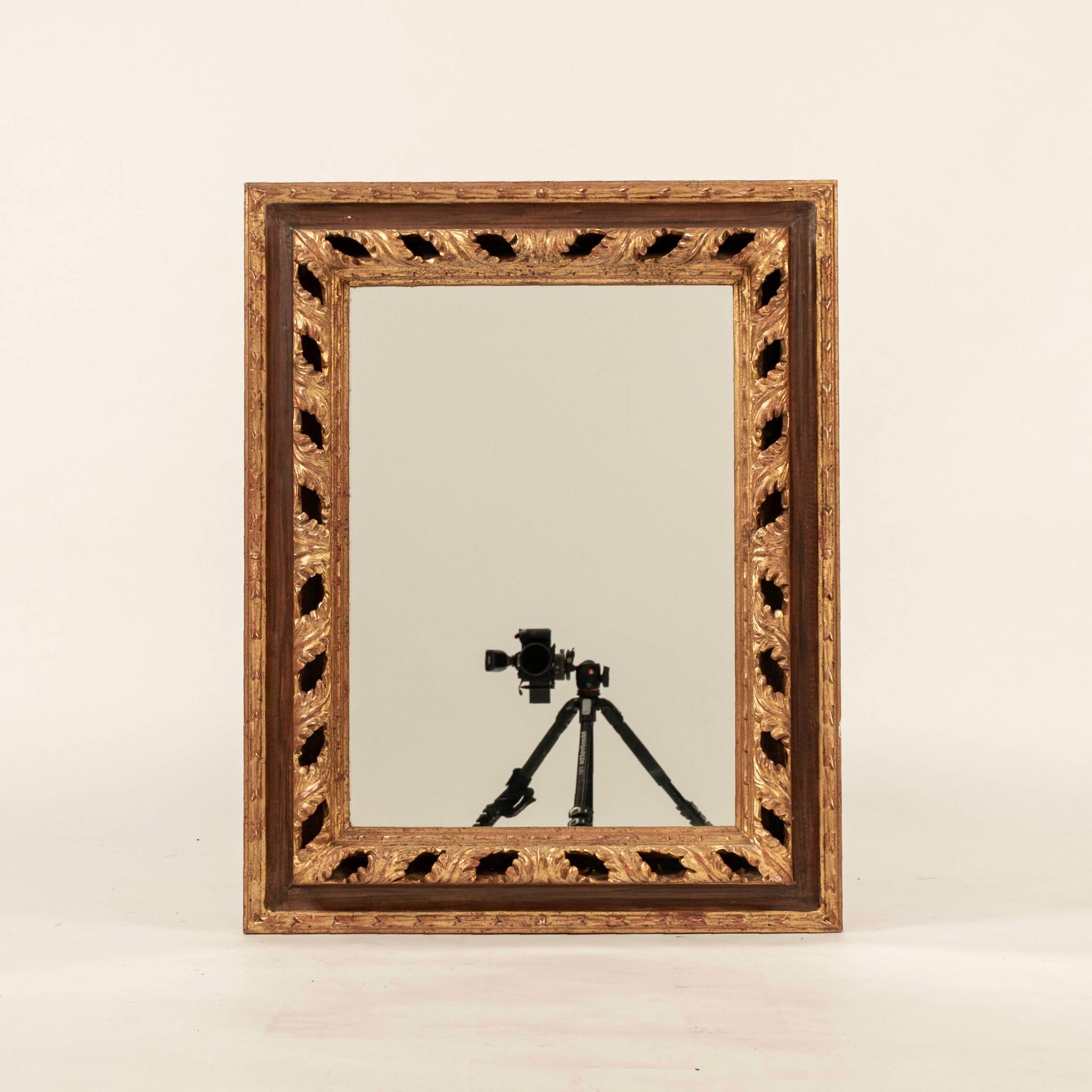 Vintage Italienisch Giltwood Spiegel im Zustand „Gut“ im Angebot in Houston, TX