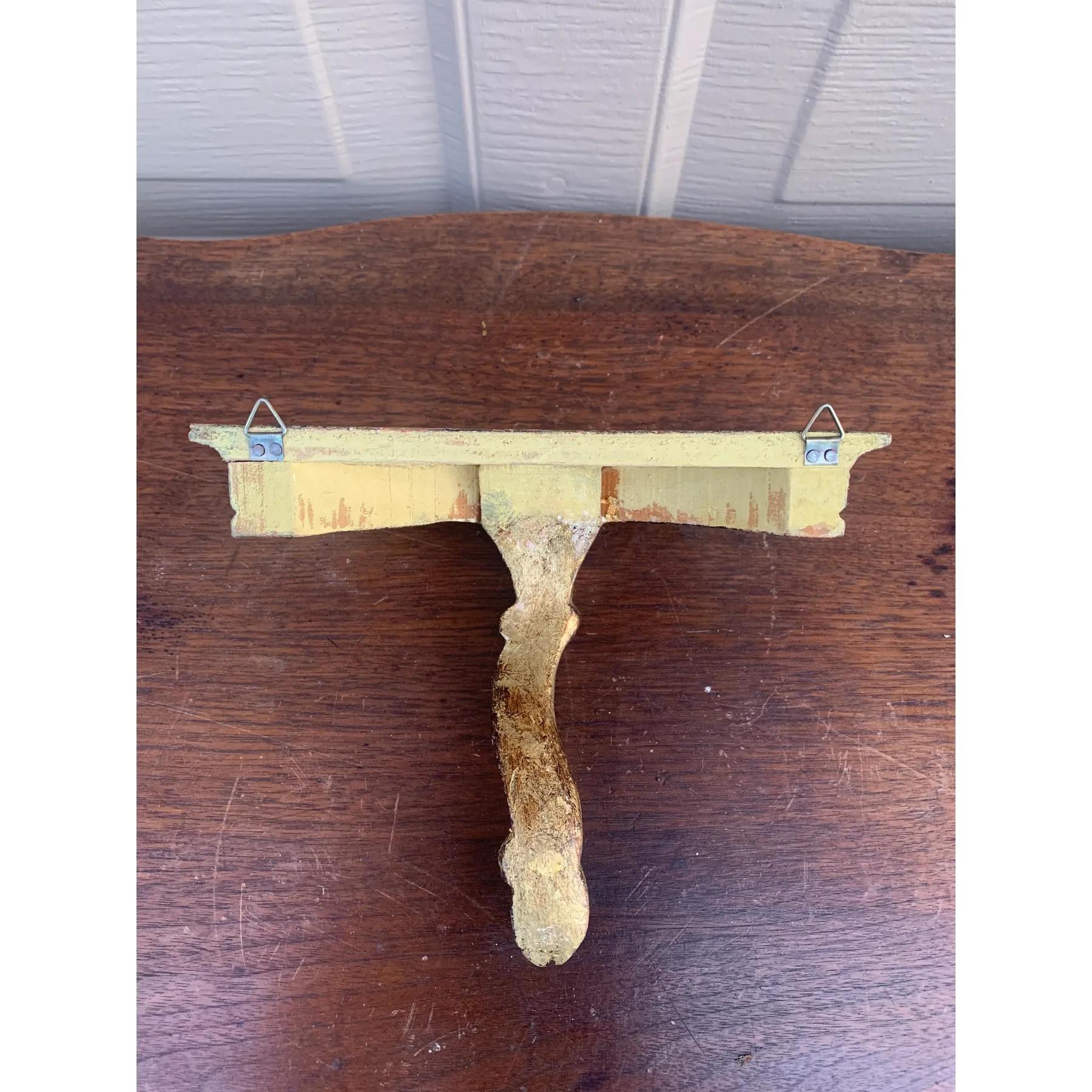 Vintage Italienisch Giltwood Wandleuchter Regal im Angebot 1