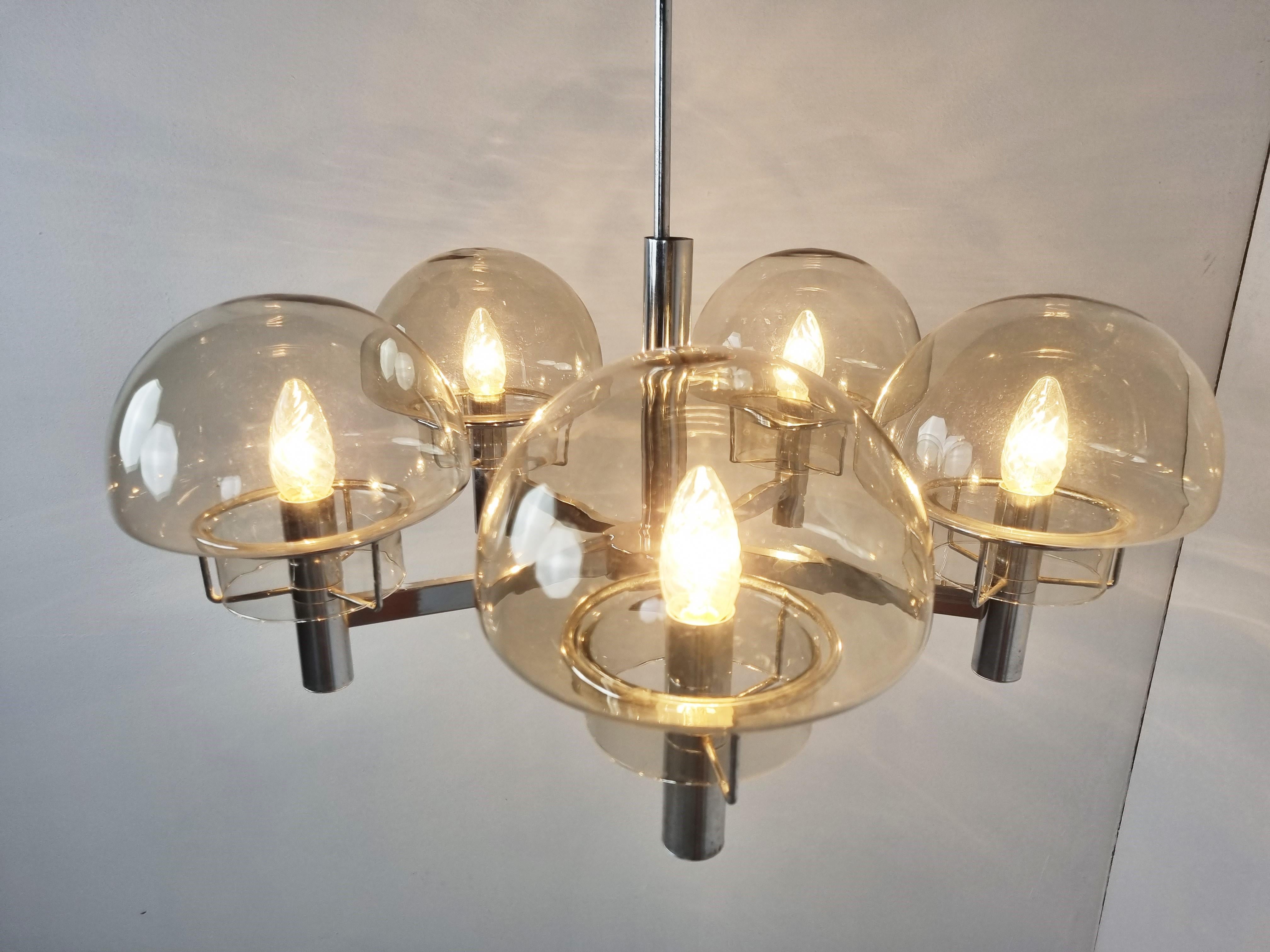 Vintage italian glass and chrome chandelier, 1970s For Sale 1