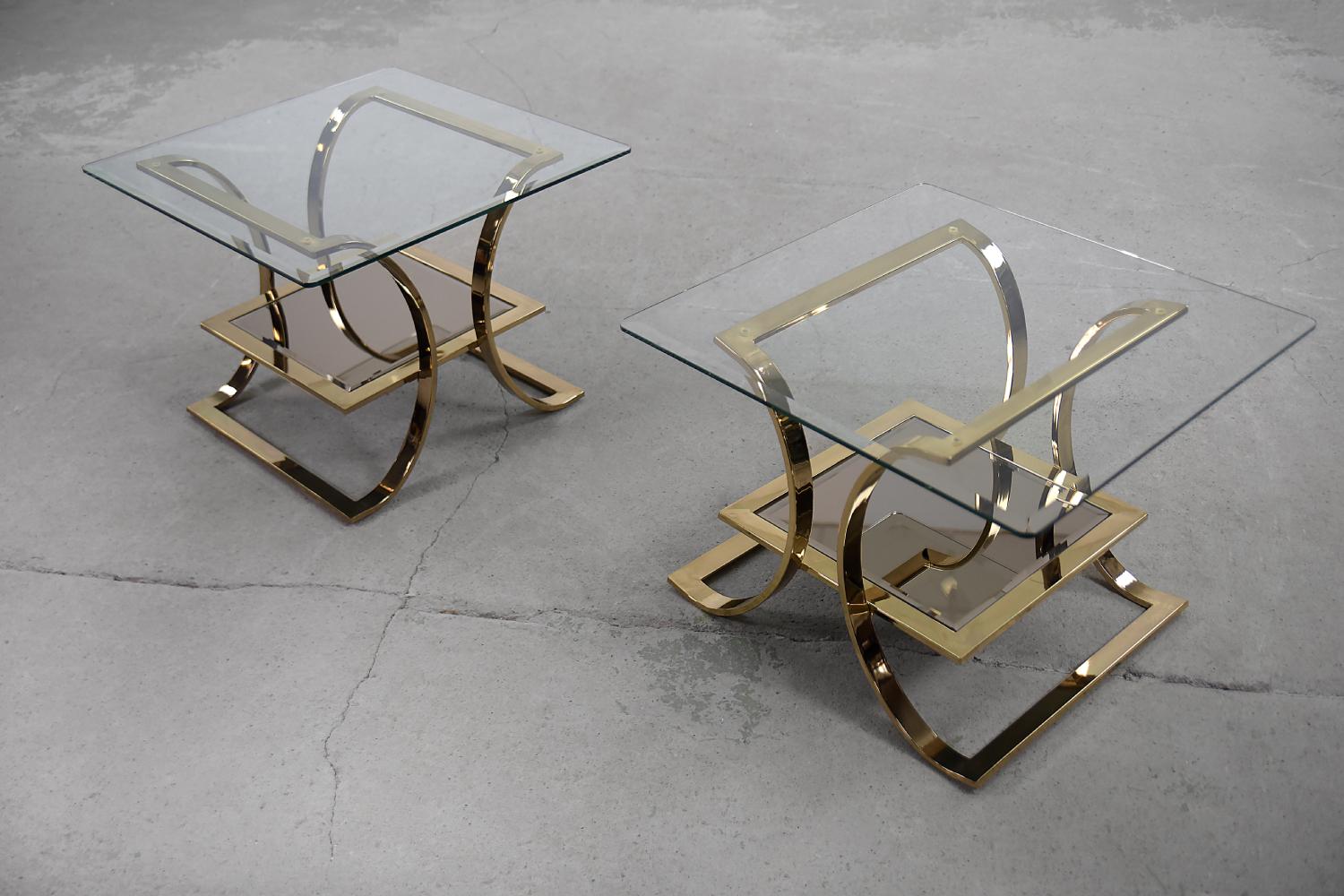Pair of Vintage Hollywood Regency Glass Coffee Tables with Gold-Colored Bases In Good Condition For Sale In Warszawa, Mazowieckie