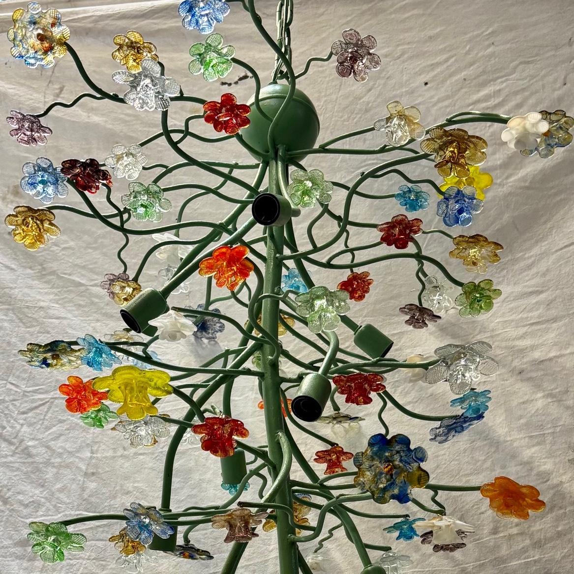 Italiano Lampadario a fiori in vetro italiano vintage in vendita