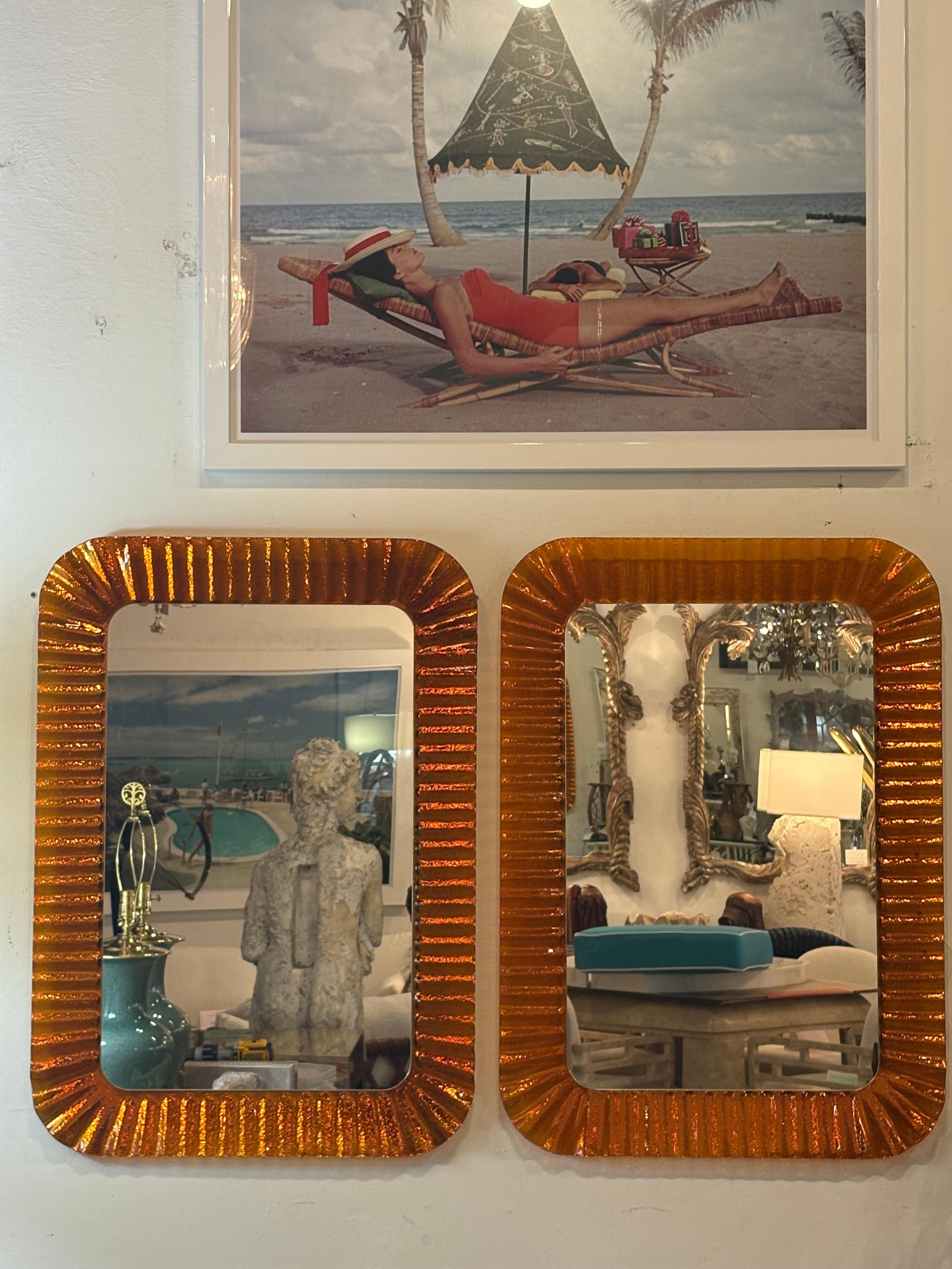 Vintage Italian Glass Coppia di specchi da parete ondulati e smerlati arancioni di Linea Vetro in vendita 8