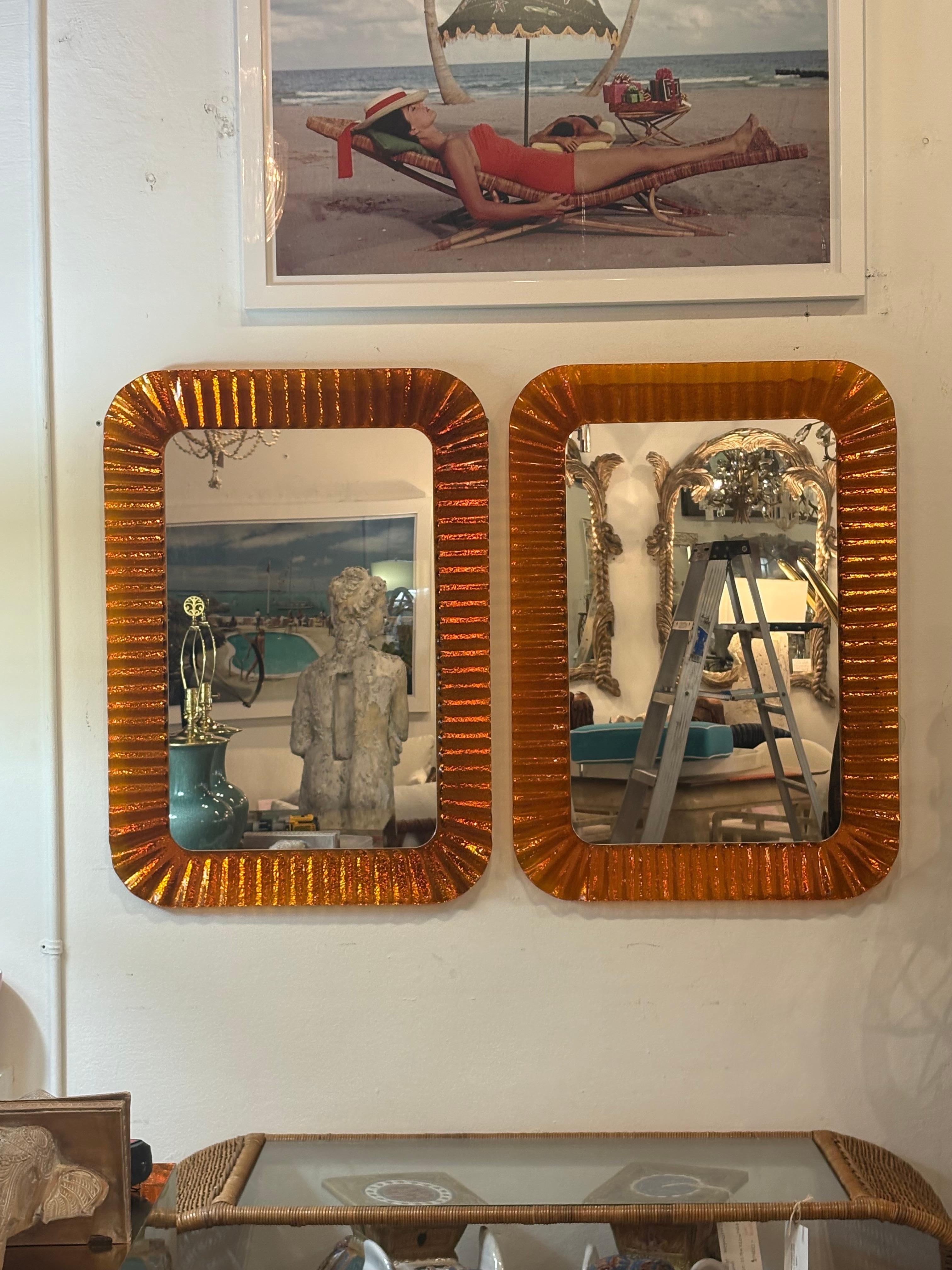 Vintage Italian Glass Coppia di specchi da parete ondulati e smerlati arancioni di Linea Vetro in vendita 10