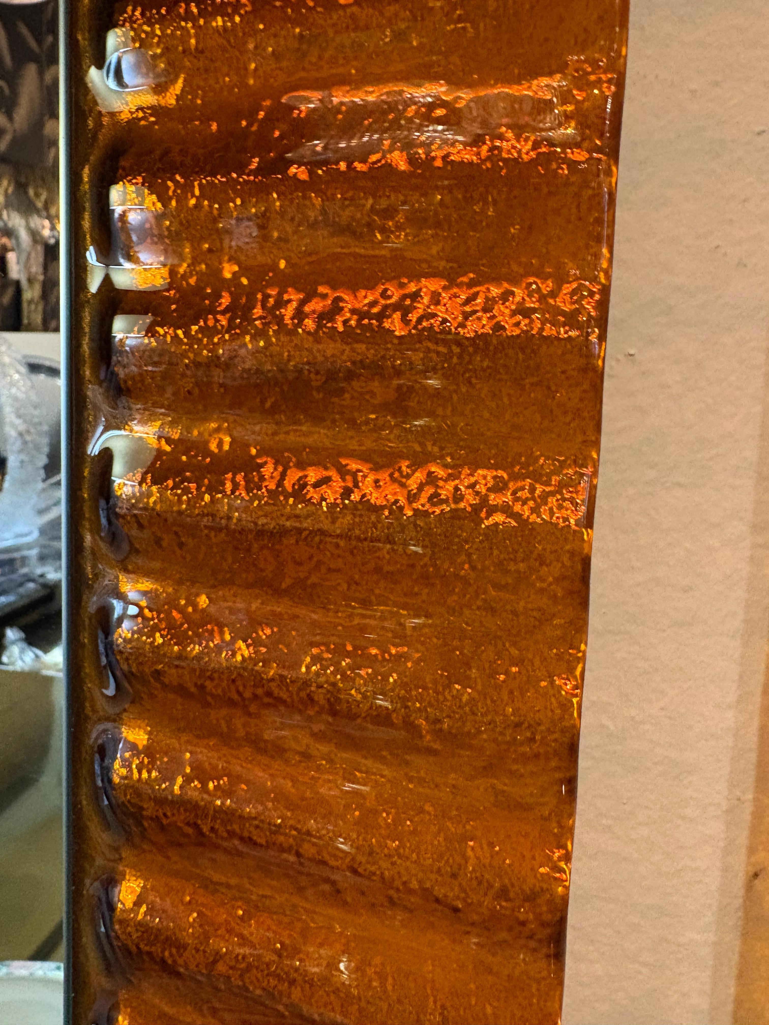 Vintage Italian Glass Coppia di specchi da parete ondulati e smerlati arancioni di Linea Vetro in vendita 2