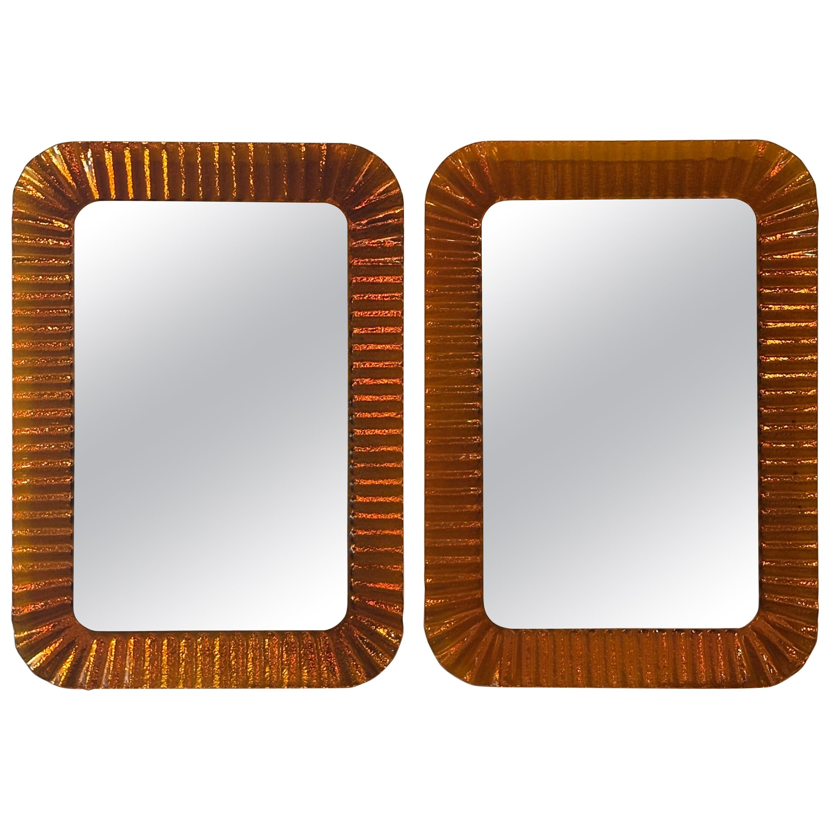 Vintage Italian Glass Coppia di specchi da parete ondulati e smerlati arancioni di Linea Vetro in vendita