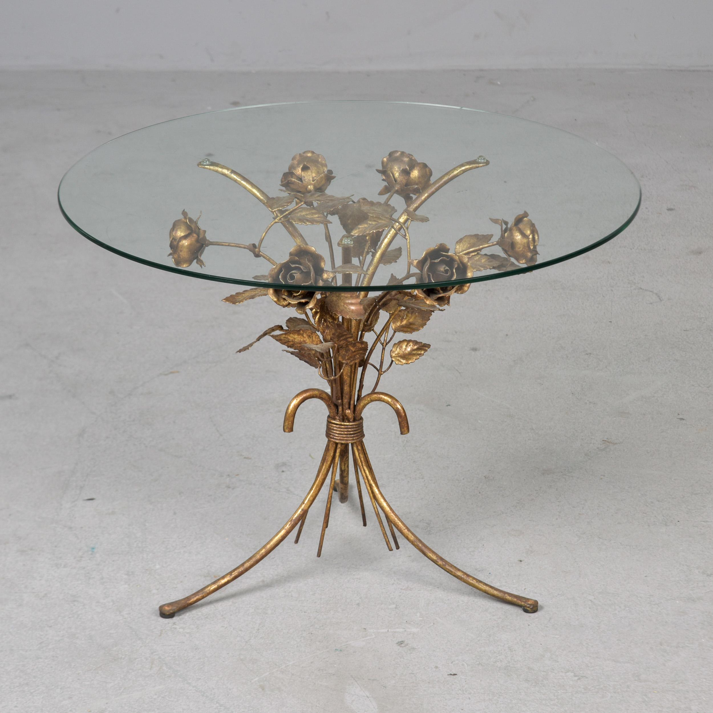 Doré Vintage Italian Glass Top Round Side Table with Gilt Metal Roses Base en vente