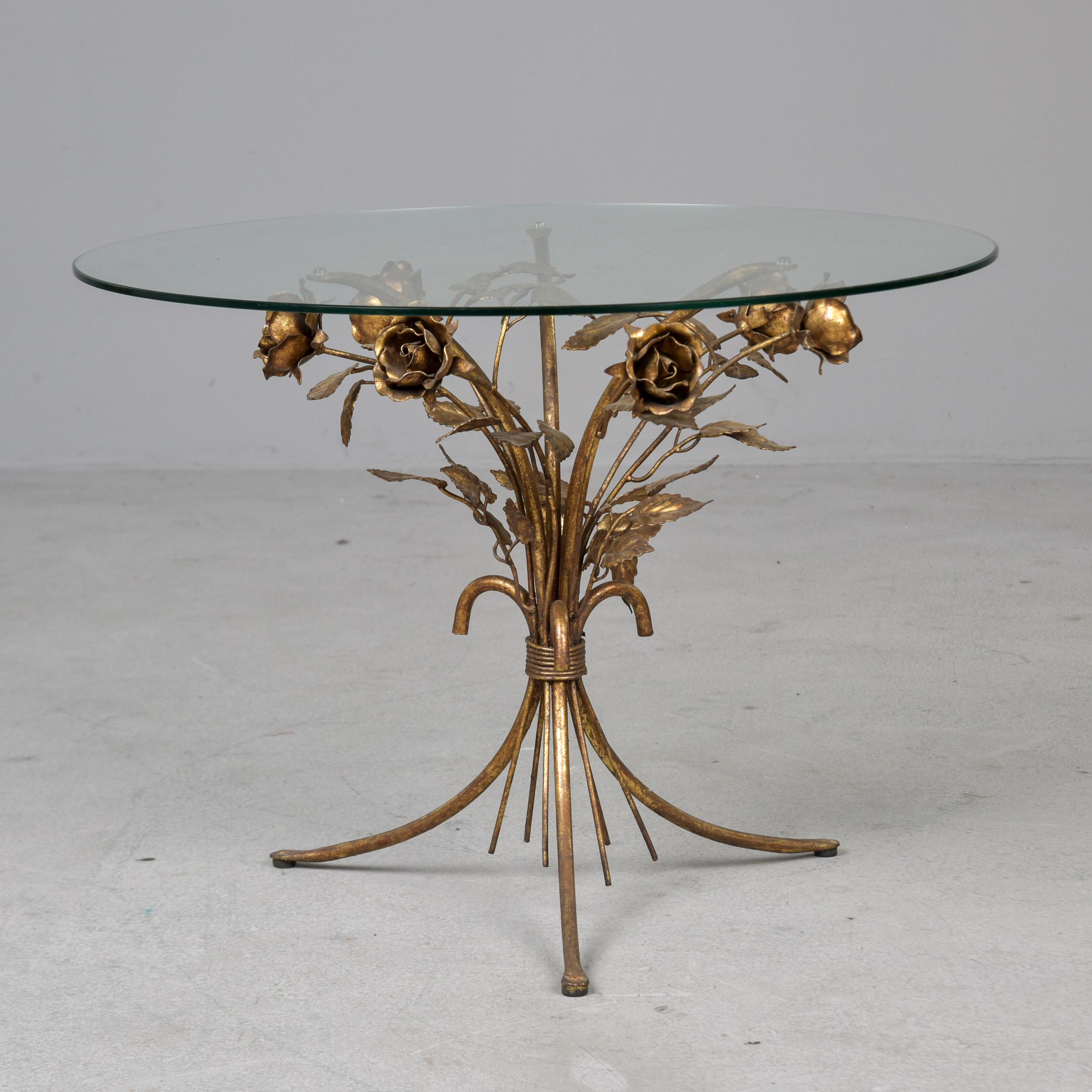 Vintage Italian Glass Top Round Side Table with Gilt Metal Roses Base Bon état - En vente à Troy, MI
