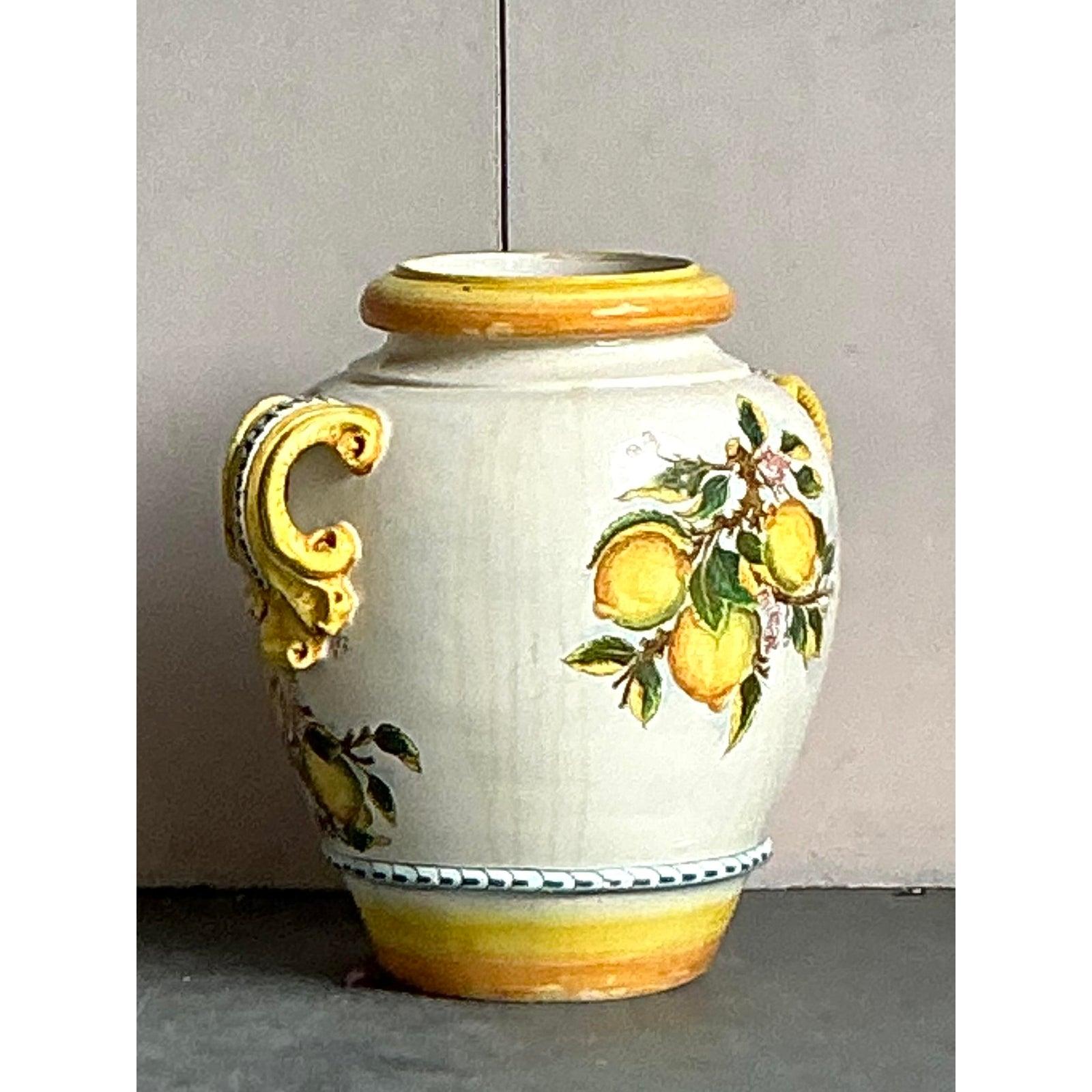 Italiano Urna di limone in ceramica smaltata italiana d'epoca in vendita