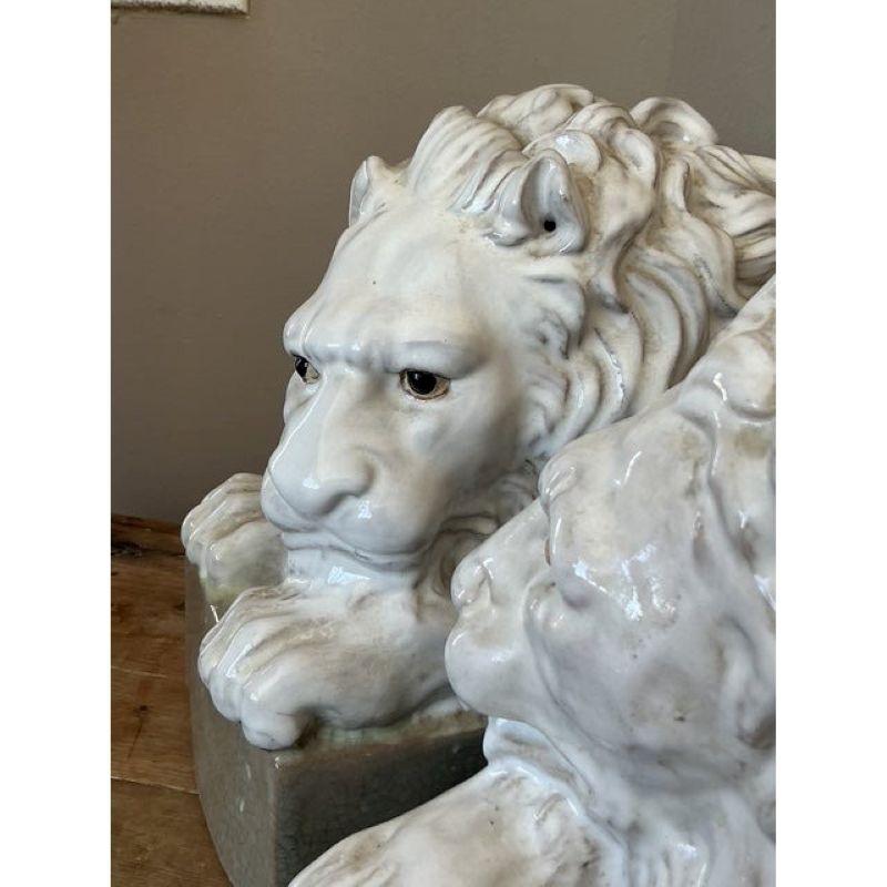 Paire de Lions en céramique émaillée italienne d'époque en vente 1