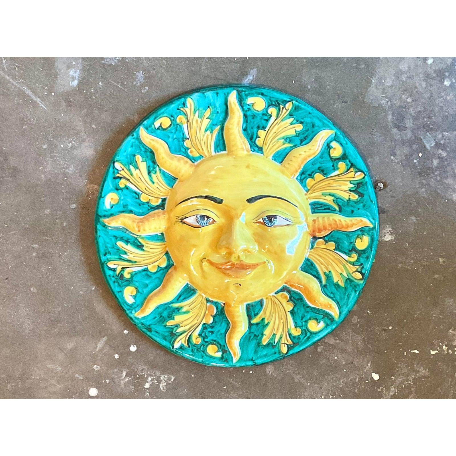 Vintage Italienische glasierte keramische Sonne Plaque (Töpferwaren) im Angebot