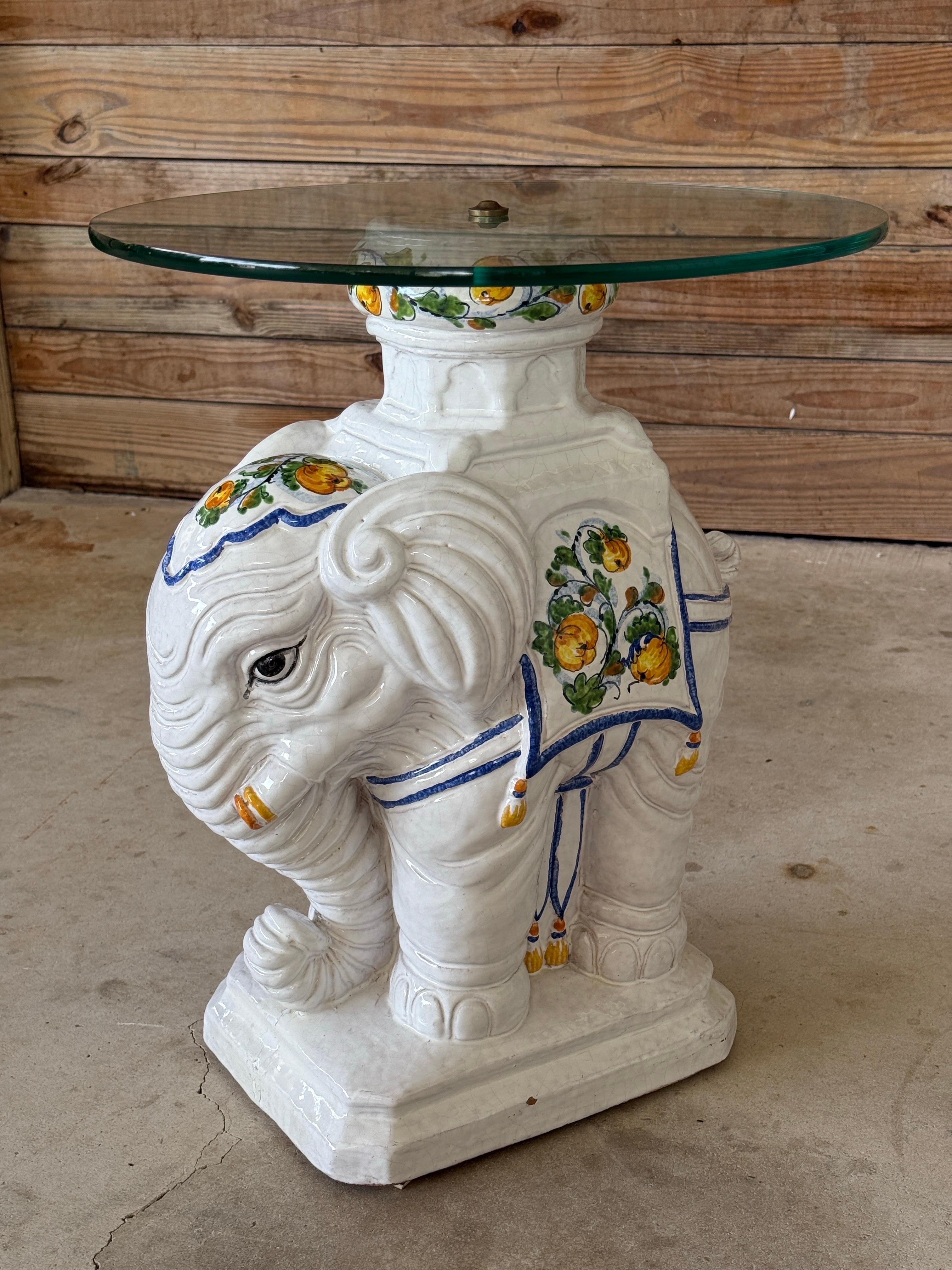 Mesa auxiliar de terracota esmaltada italiana vintage con forma de elefante y detalles pintados a mano en venta 5