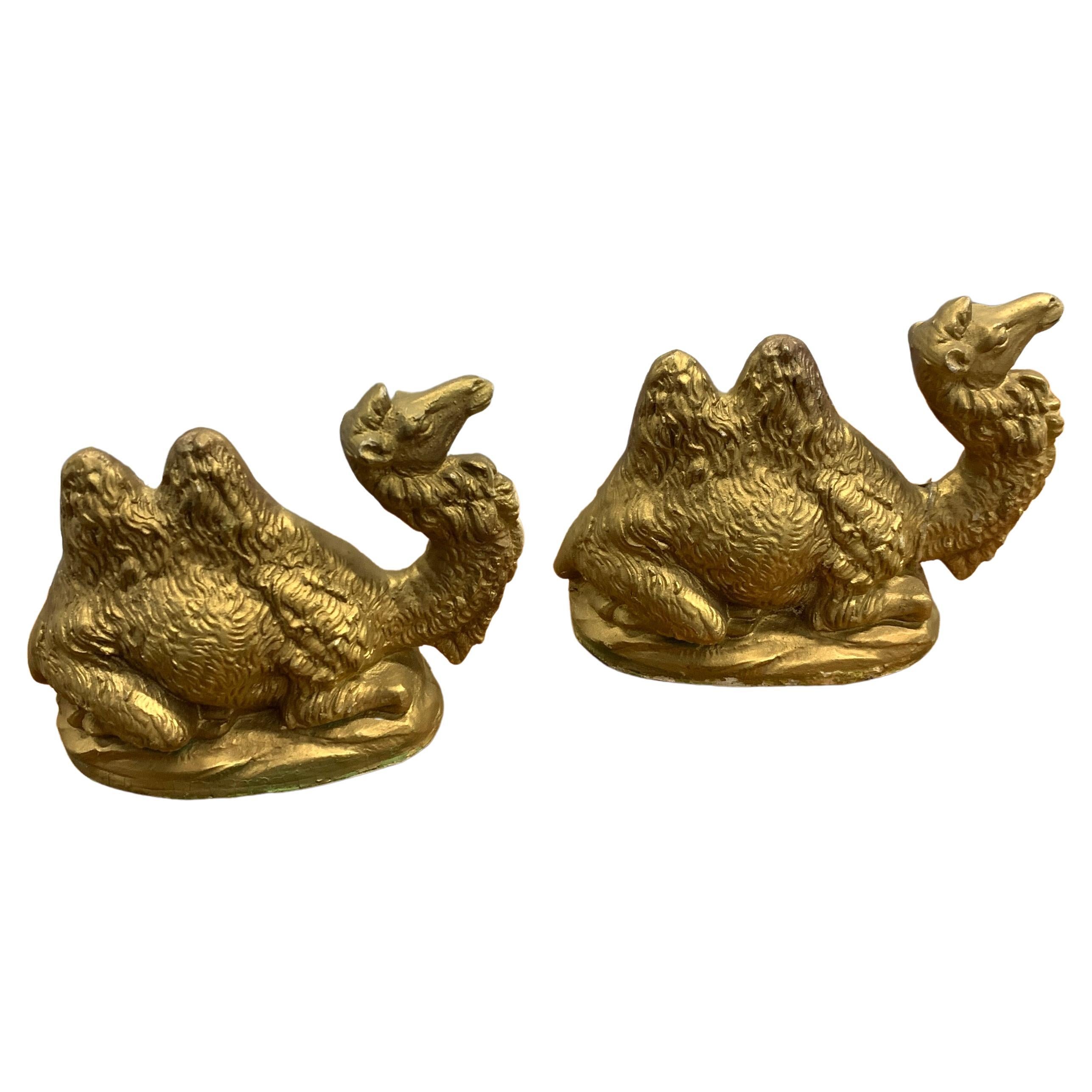 Italienische vergoldete Kamelienfiguren aus Gold, ein Paar