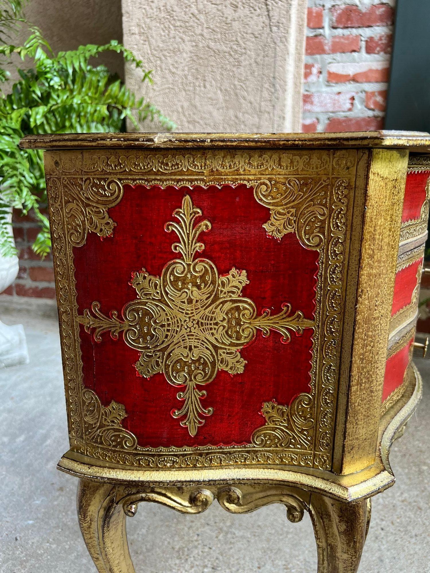 Vintage Italienisch Gold vergoldet Wood Chest End Tabelle Florentine RED Hollywood Regency im Angebot 13