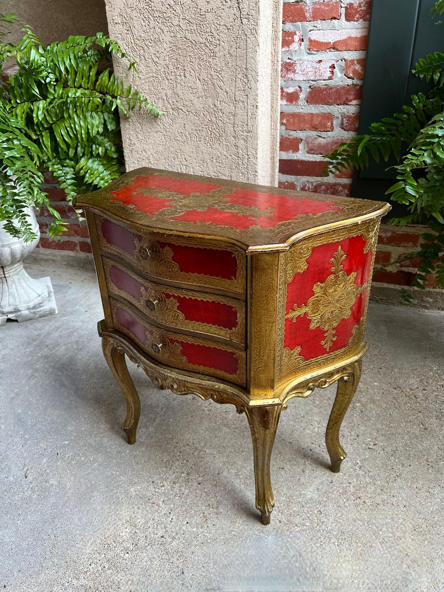 Vintage Italienisch Gold vergoldet Wood Chest End Tabelle Florentine RED Hollywood Regency im Angebot 1