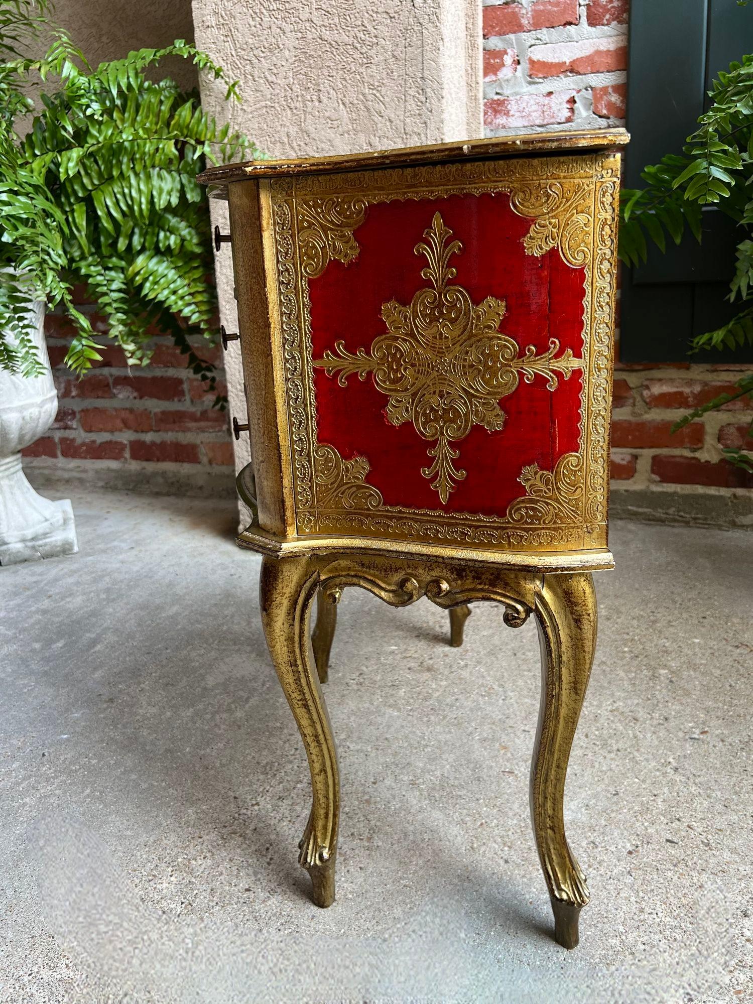 Vintage Italienisch Gold vergoldet Wood Chest End Tabelle Florentine RED Hollywood Regency im Angebot 3