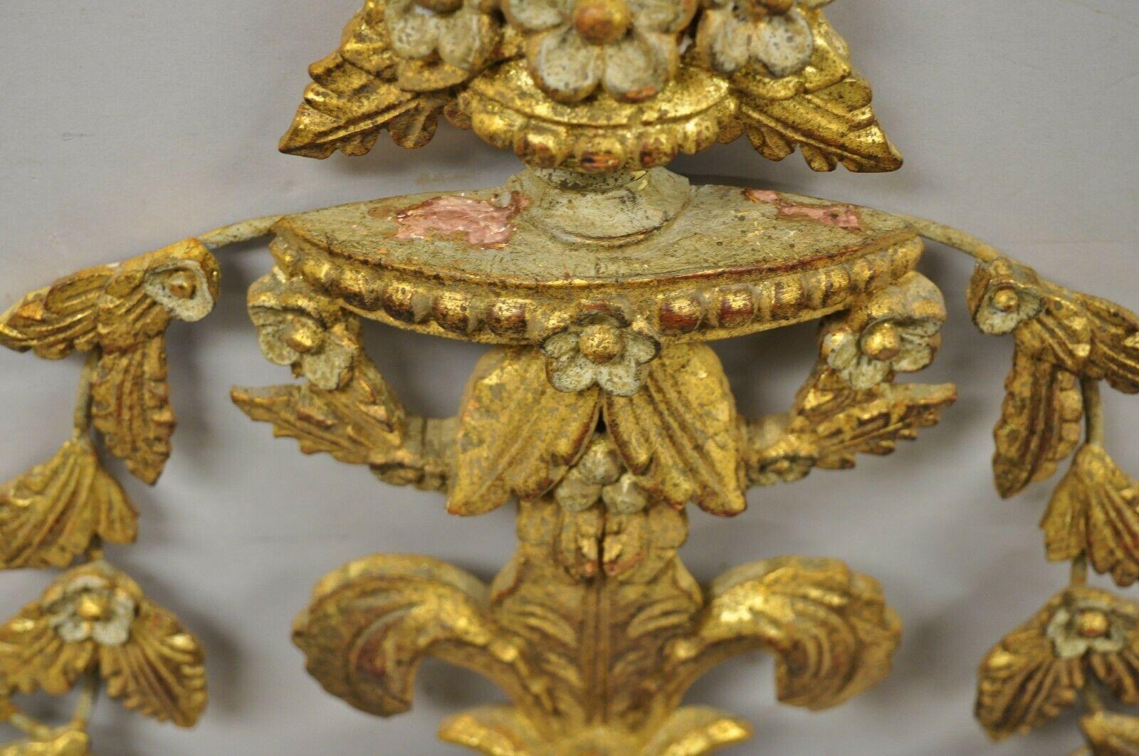 Italienischer Konsolen-Wandspiegel, Gold, vergoldetes Holz, geschnitzt, Leder, Schnörkel, Schnörkel (20. Jahrhundert)