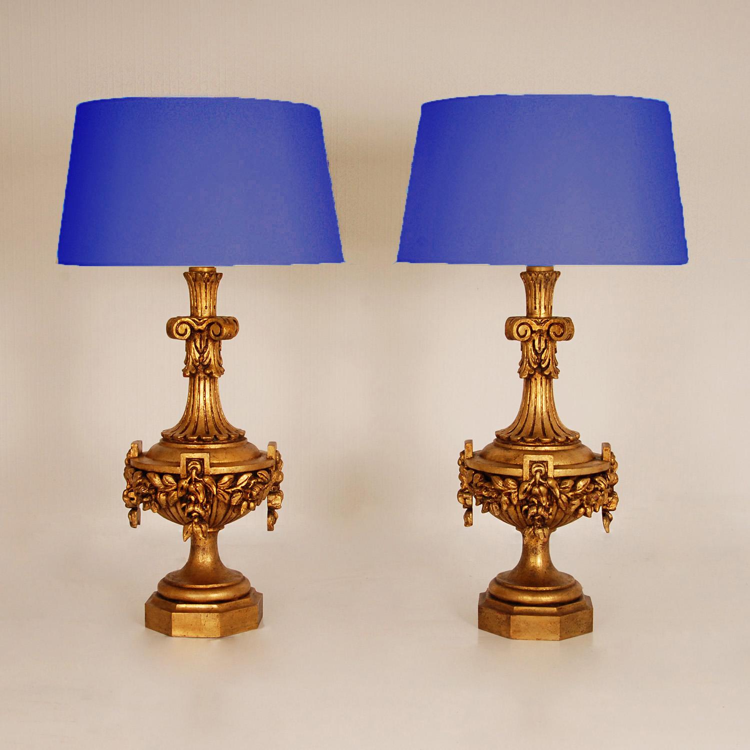 Baroque Vintage Italian Gold Giltwood Lamps Carved Neoclassal Vases  Table Lamps a Pair For Sale