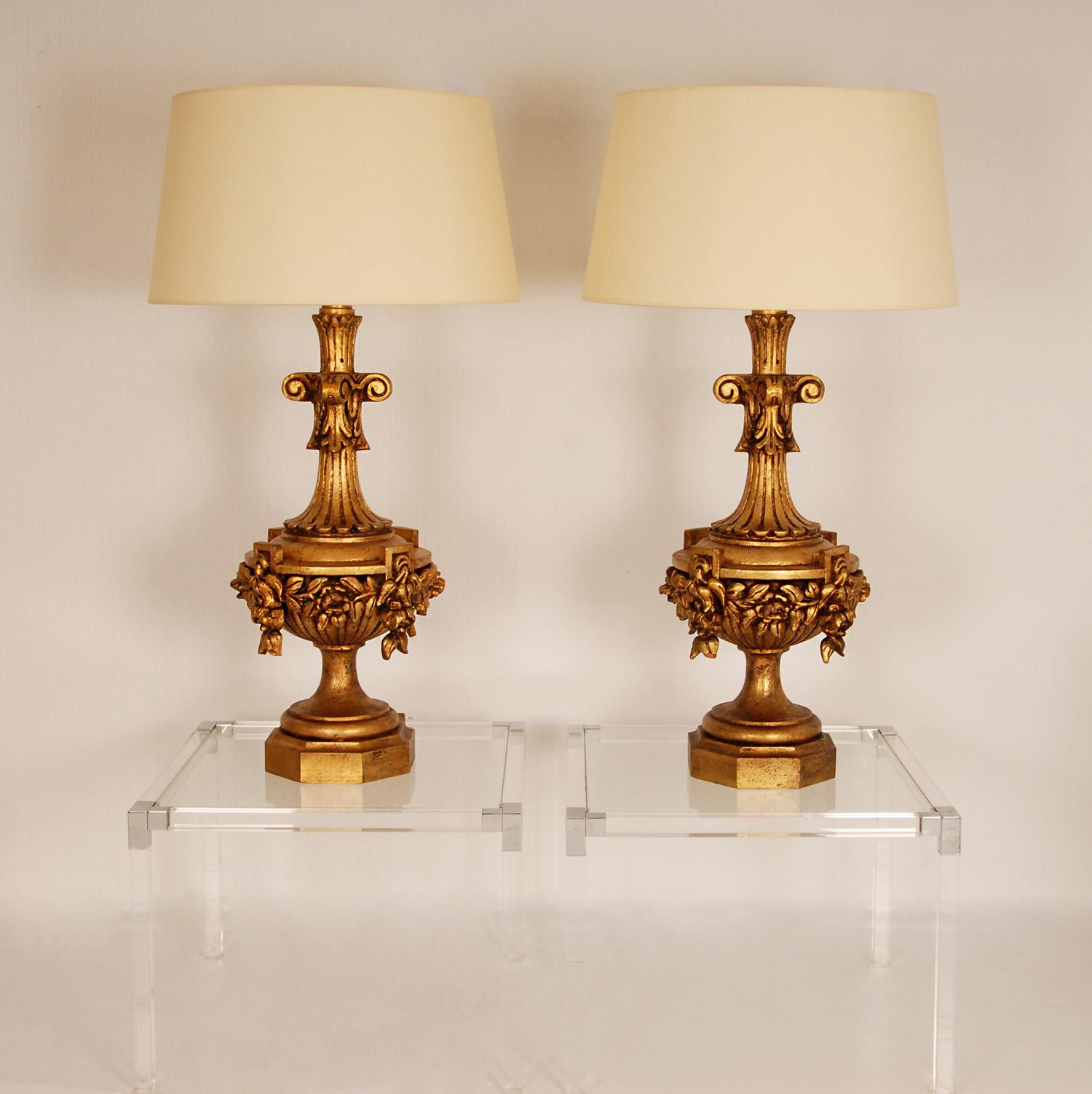 20th Century Vintage Italian Gold Giltwood Lamps Carved Neoclassal Vases  Table Lamps a Pair For Sale