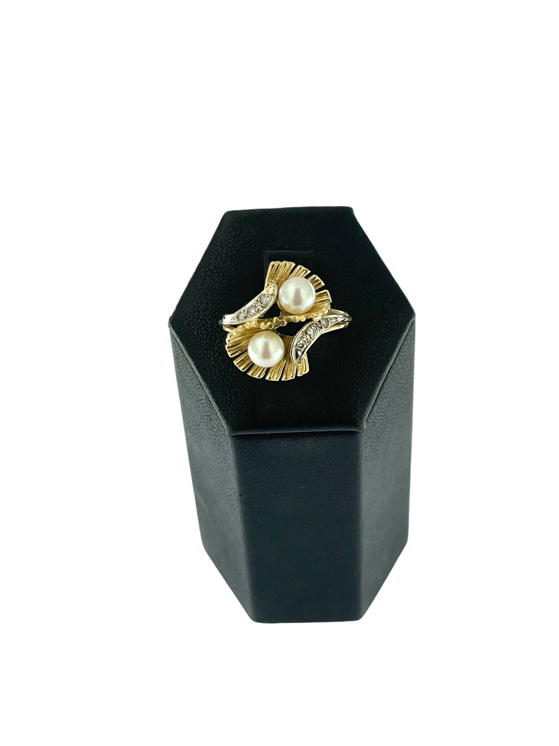 Vintage Italian Gold Ring with Pearls and Diamonds In Good Condition For Sale In Esch sur Alzette, Esch-sur-Alzette