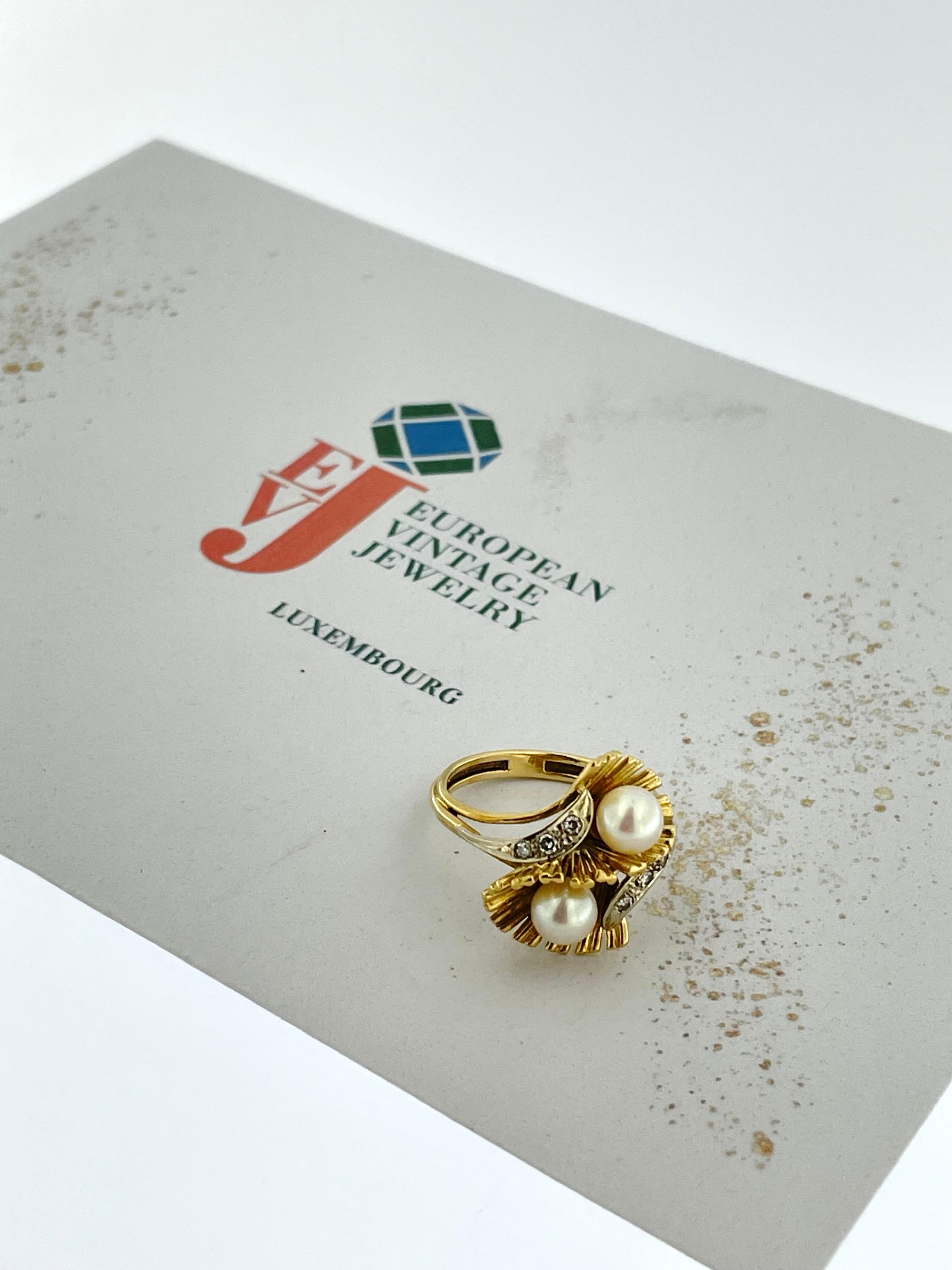 Vintage Italian Gold Ring with Pearls and Diamonds For Sale 2