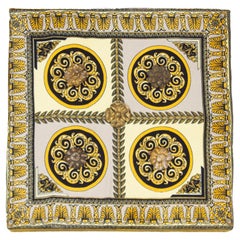 Italienischer Goldschal im Vintage-Stil des 18. Jahrhunderts mit Blumenmotiven auf Leinwand