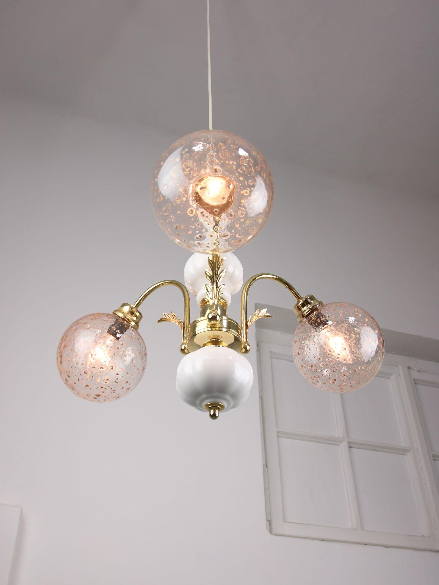 Hand made lampshades with golden leafs inside the glass!
Takes three E14 light bulbs. Good overall vintage condition. Packed with love and care. For US/Canadian customers, an adapter for the lightbulb (E14 to E12) will be added to the package free