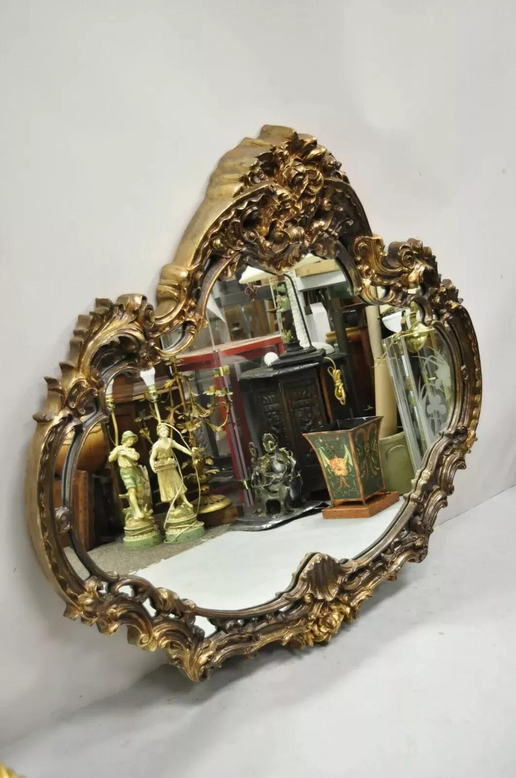 Specchio da parete grande vintage in stile gotico barocco italiano, oro Hollywood Regency in vendita 7