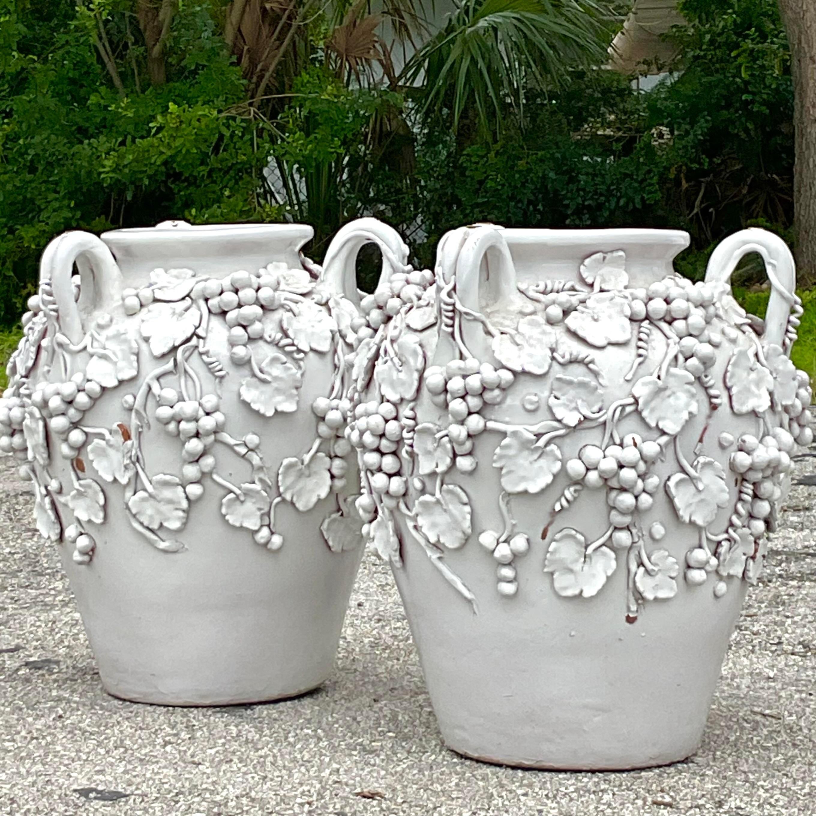 Ceramica Urne in ceramica smaltata a forma di vite d'epoca - una coppia in vendita