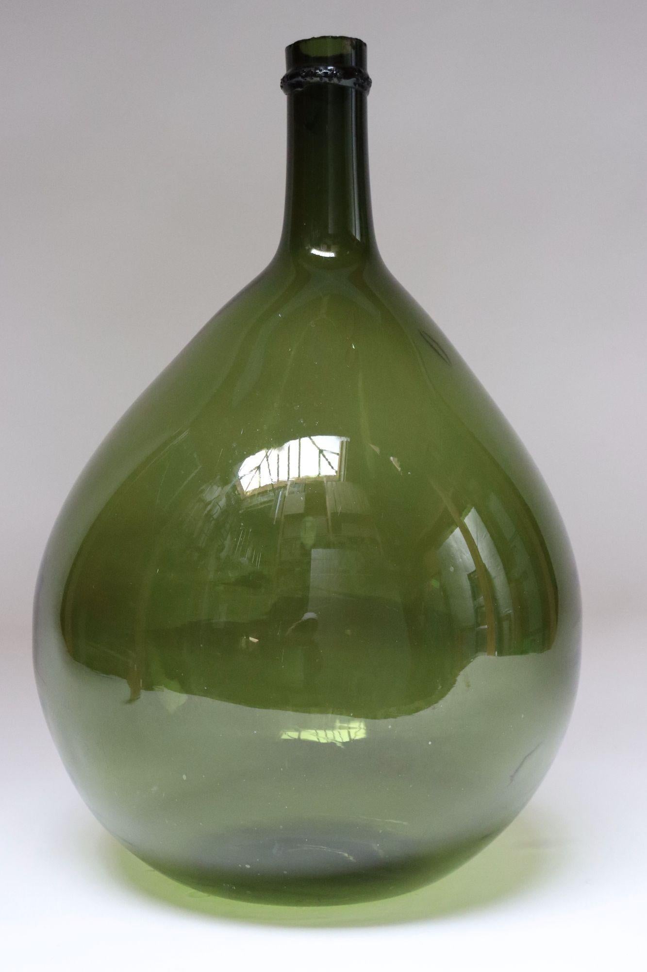 20th Century Vintage Italian Green Blown Glass Bulbous Form Demijohn Carboy For Sale