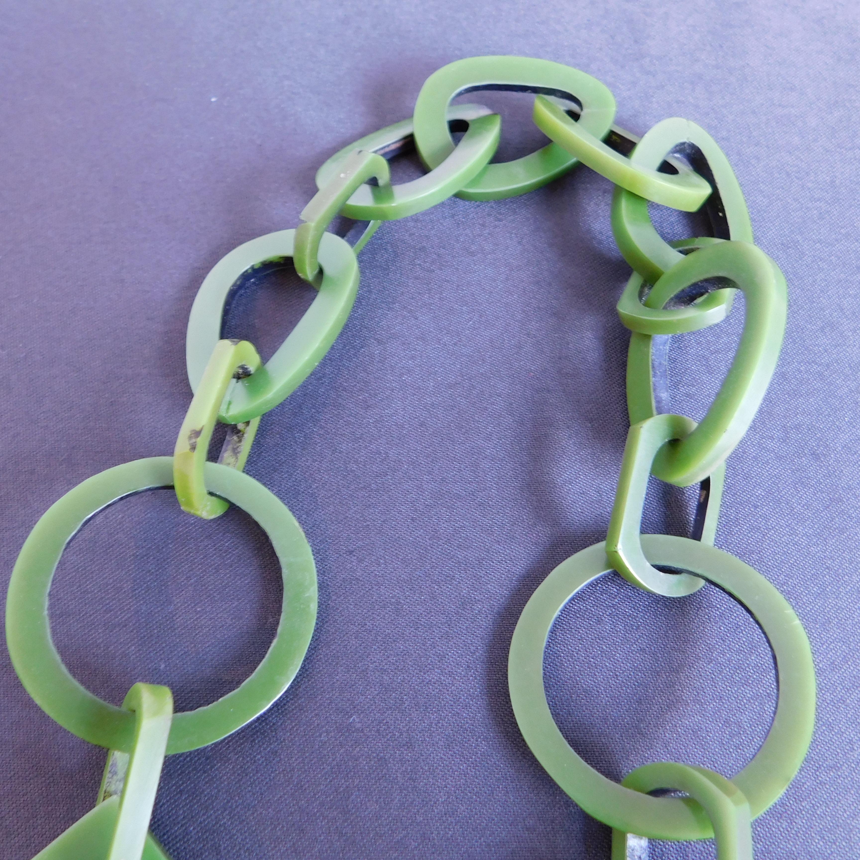 Modern Vintage Italian Green Celluloid Geometric Link Necklace For Sale