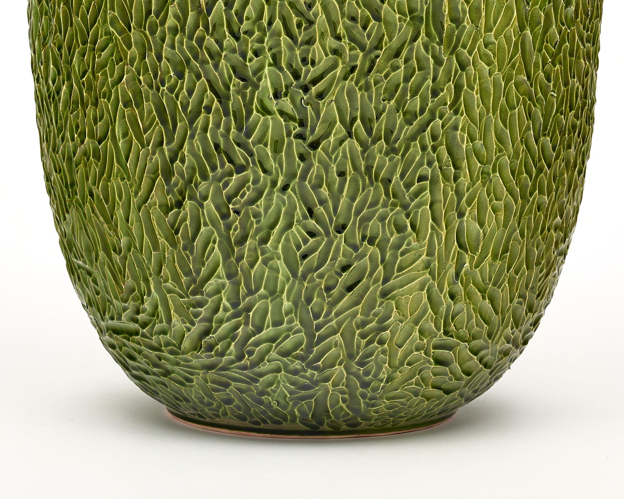 Vase italien vintage en céramique verte en vente 3