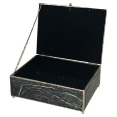 Caja decorativa italiana vintage de mármol verde y metal en tono plateado, de alrededor de 1970