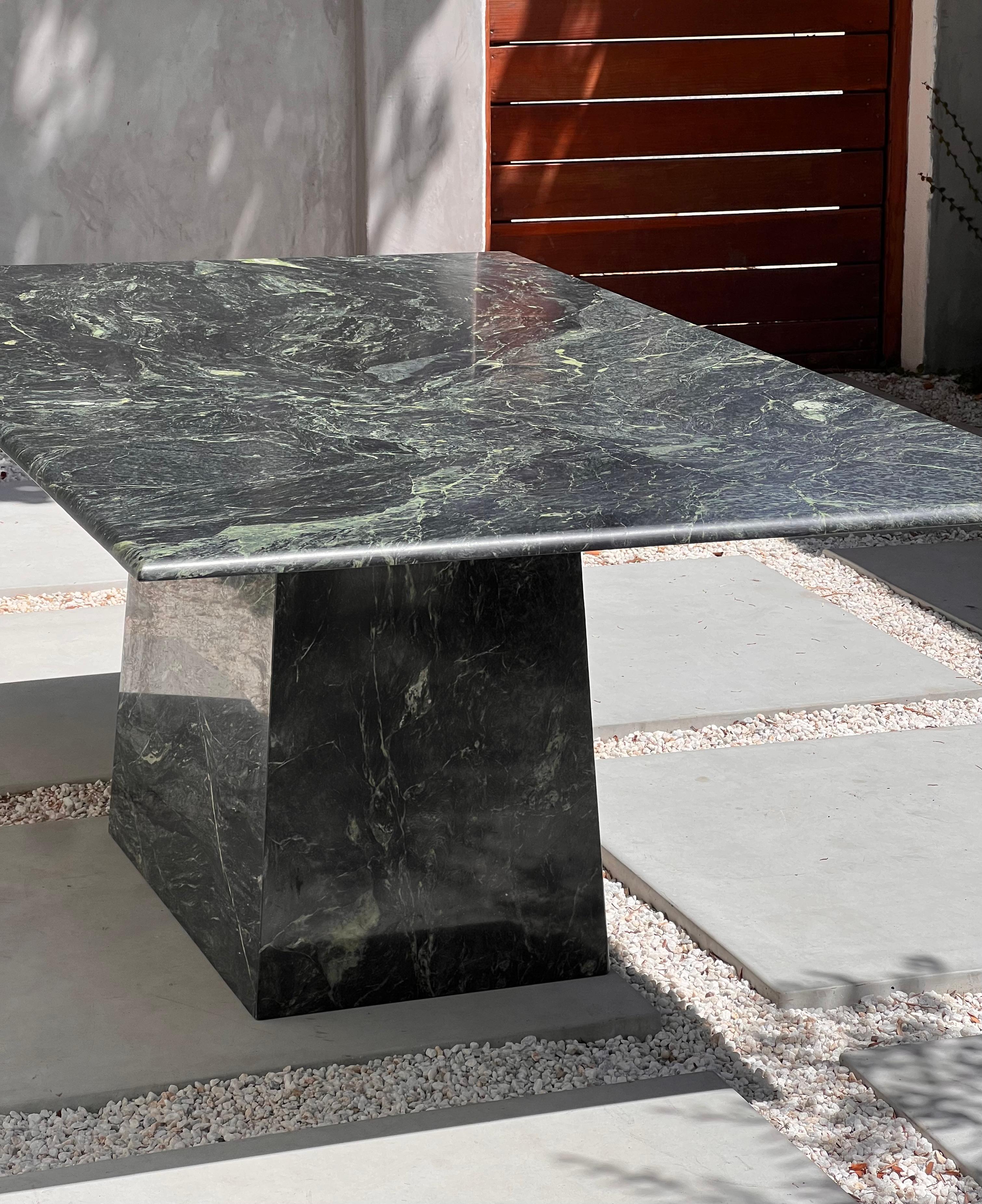 Vintage Italian green marble dining table, late 20th century 2