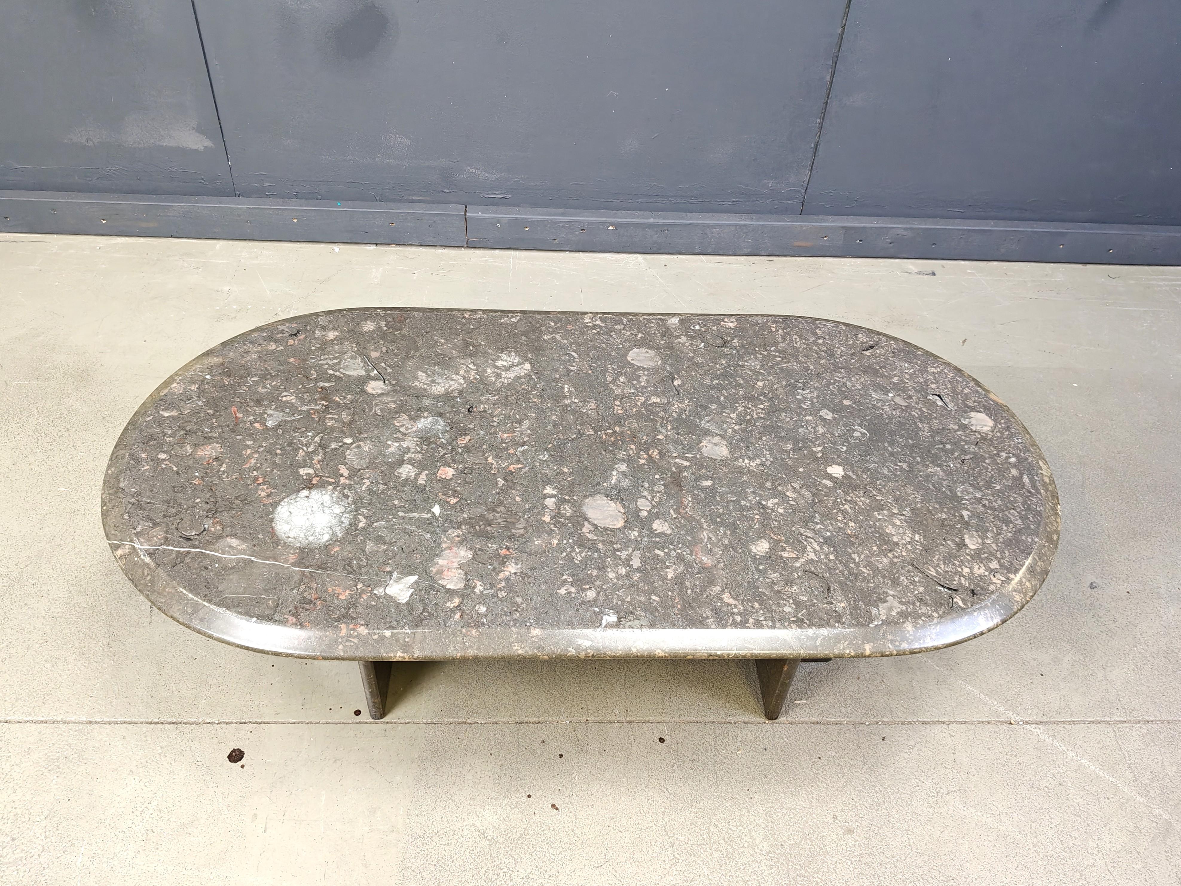 Vintage oval grey marble coffee table.

Beautiful colours and pattern in the stone, all crafted by nature.

Beautiful stepped bases.

Good condition

1970s - Italy

Height: 37cm
Width: 120cm
Depth: 60cm

Ref: 25072203

*All images are always part of