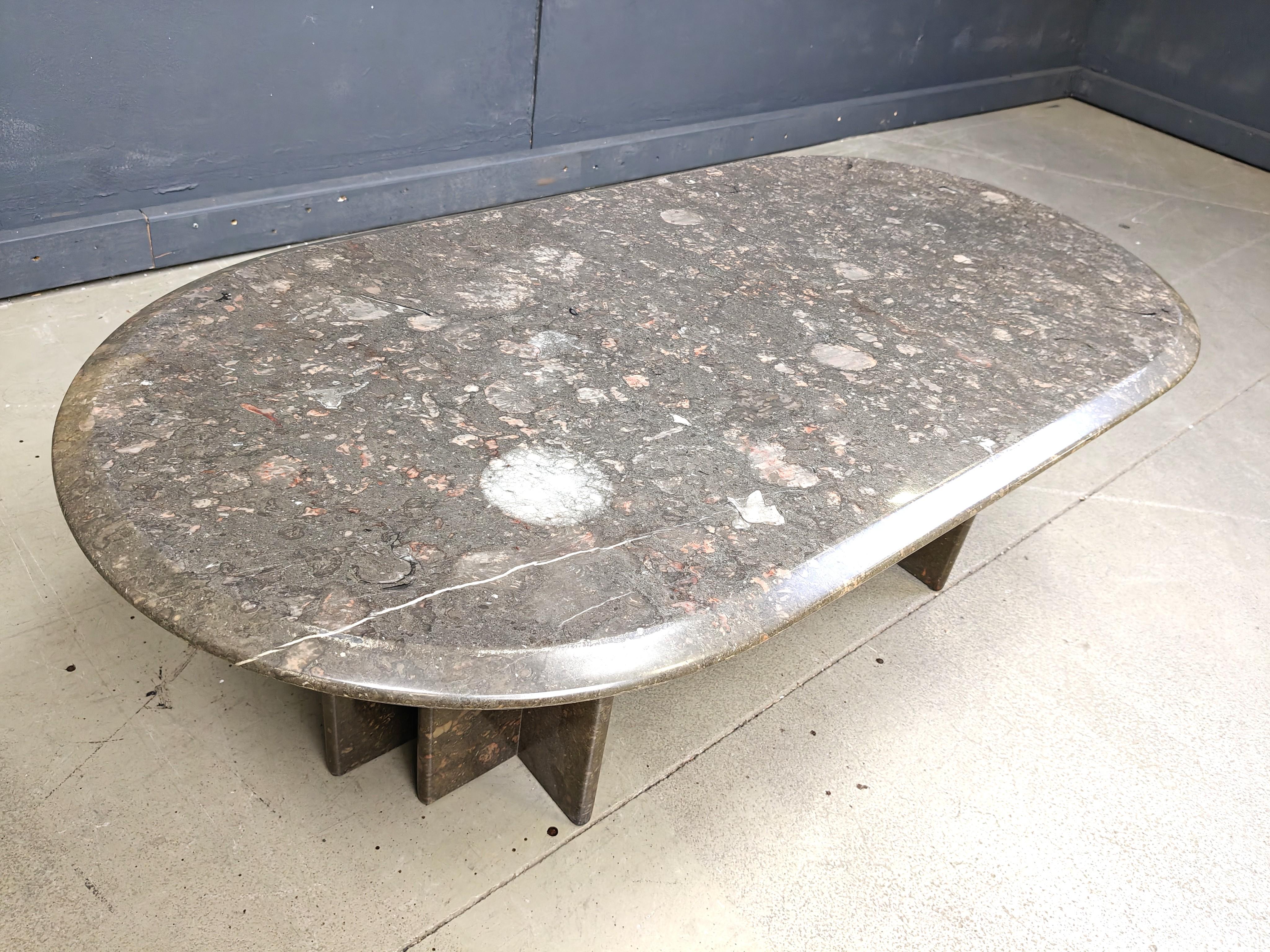 Vintage italian grey marble coffee table, 1970s In Good Condition For Sale In Leuven, Vlaams Gewest