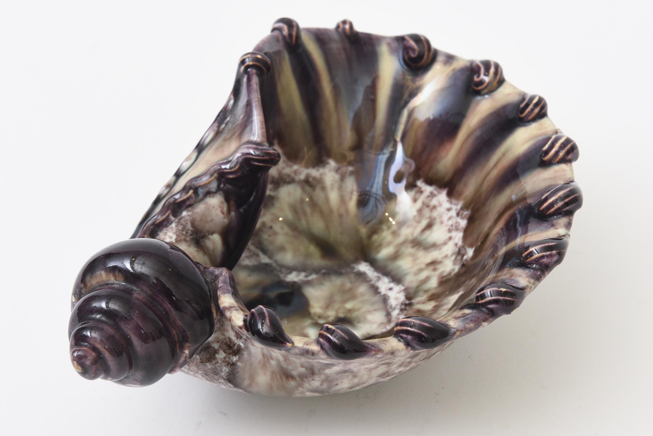 Cuenco Caracol Vintage de Cerámica Esmaltada Italiana con Sello Púrpura, Champán y Blanco en venta 1