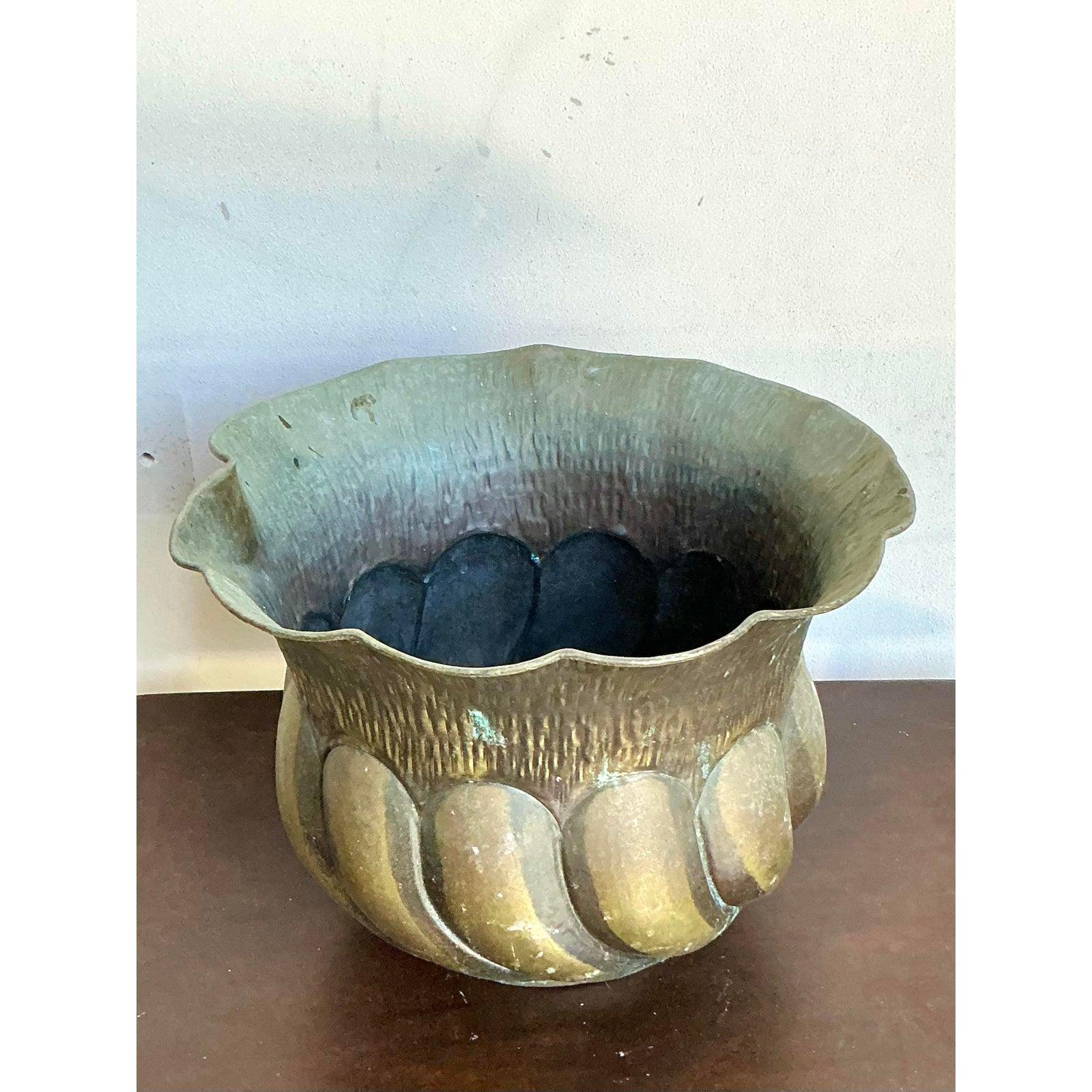 Vintage Italian Hammered Brass Planter In Good Condition For Sale In West Palm Beach, FL