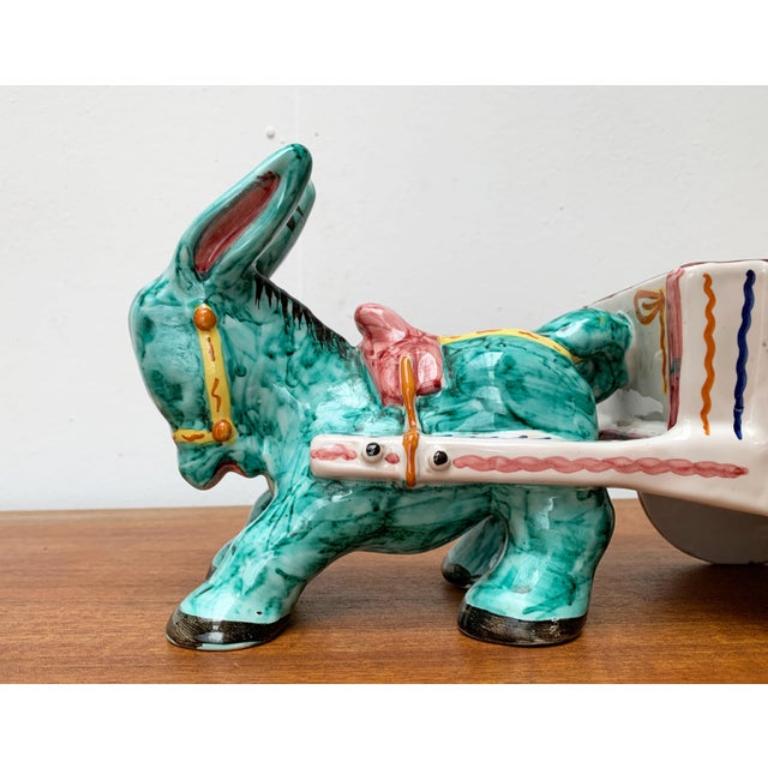 Italienische handbemalte Vintage-Skulptur eines Esels mit Rollwagen aus Deruta, Italien im Angebot 6