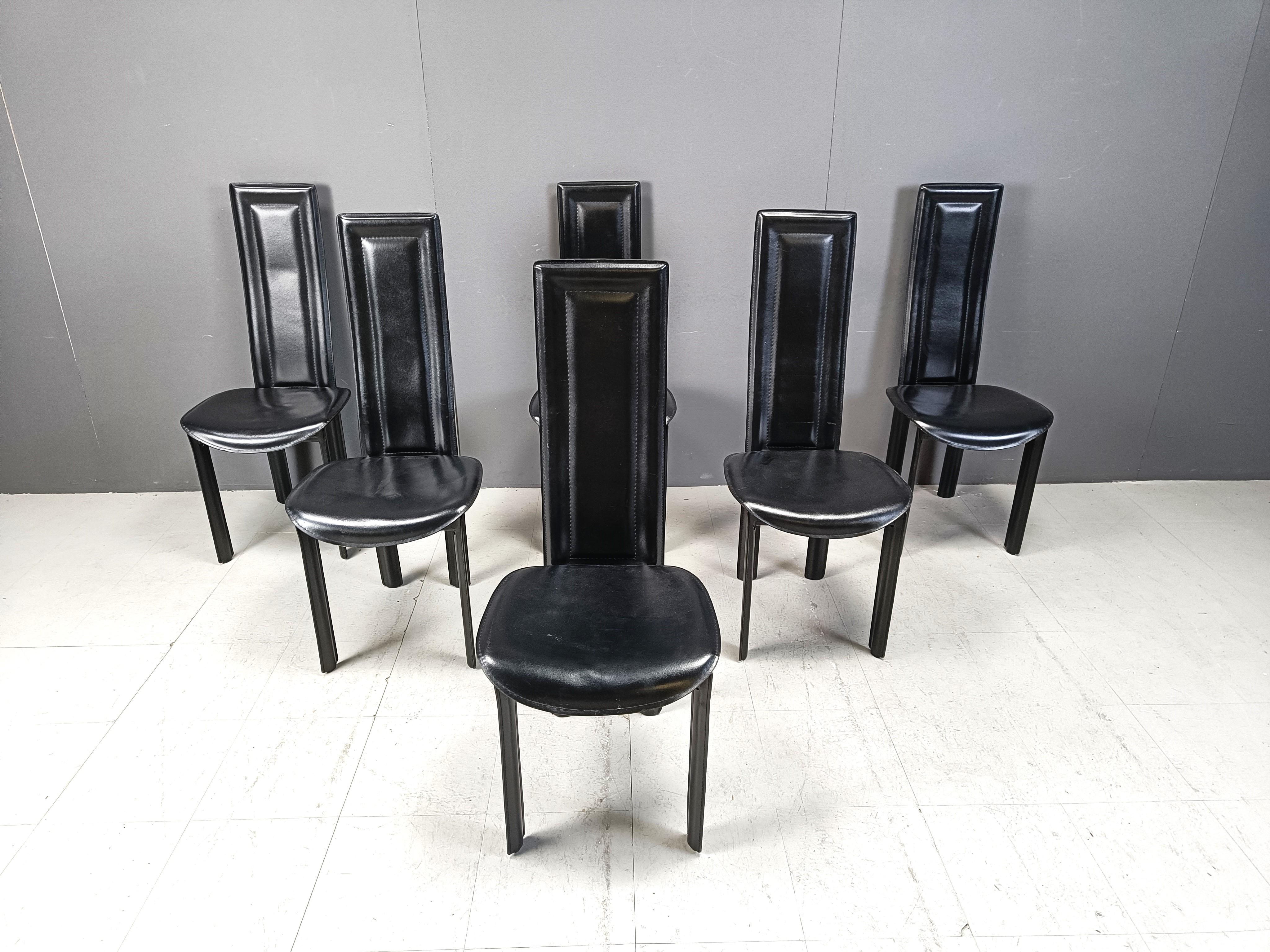 Set of 6 black italian leather high back dining chairs.

beautiful sleek and timeless design.

The chairs are in good condition

1980s - Italy

Dimensions
Height: 110cm
Width 45cm
Depth: 45cm
Seat height: 45cm

Ref.: 25010401

*Price is for the