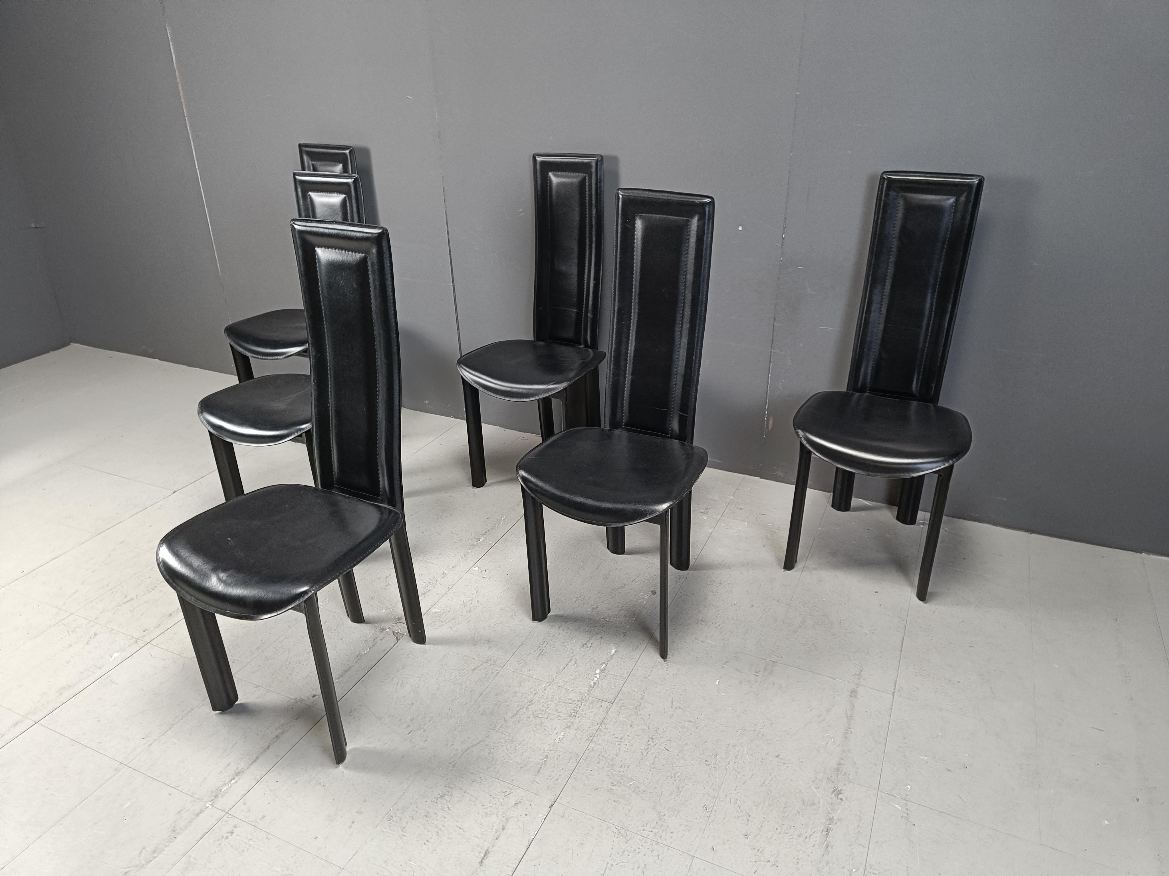 Vintage italian high back black leather dining chairs, 1980s In Good Condition For Sale In Leuven, Vlaams Gewest