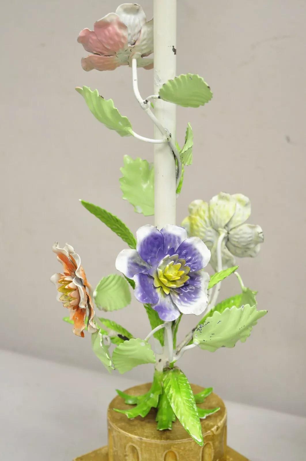 Vintage Italian Lamp di Hollywood Regecy dipinte a fiori in ferro, lampade da boudoir in ceramica, coppia in vendita 4