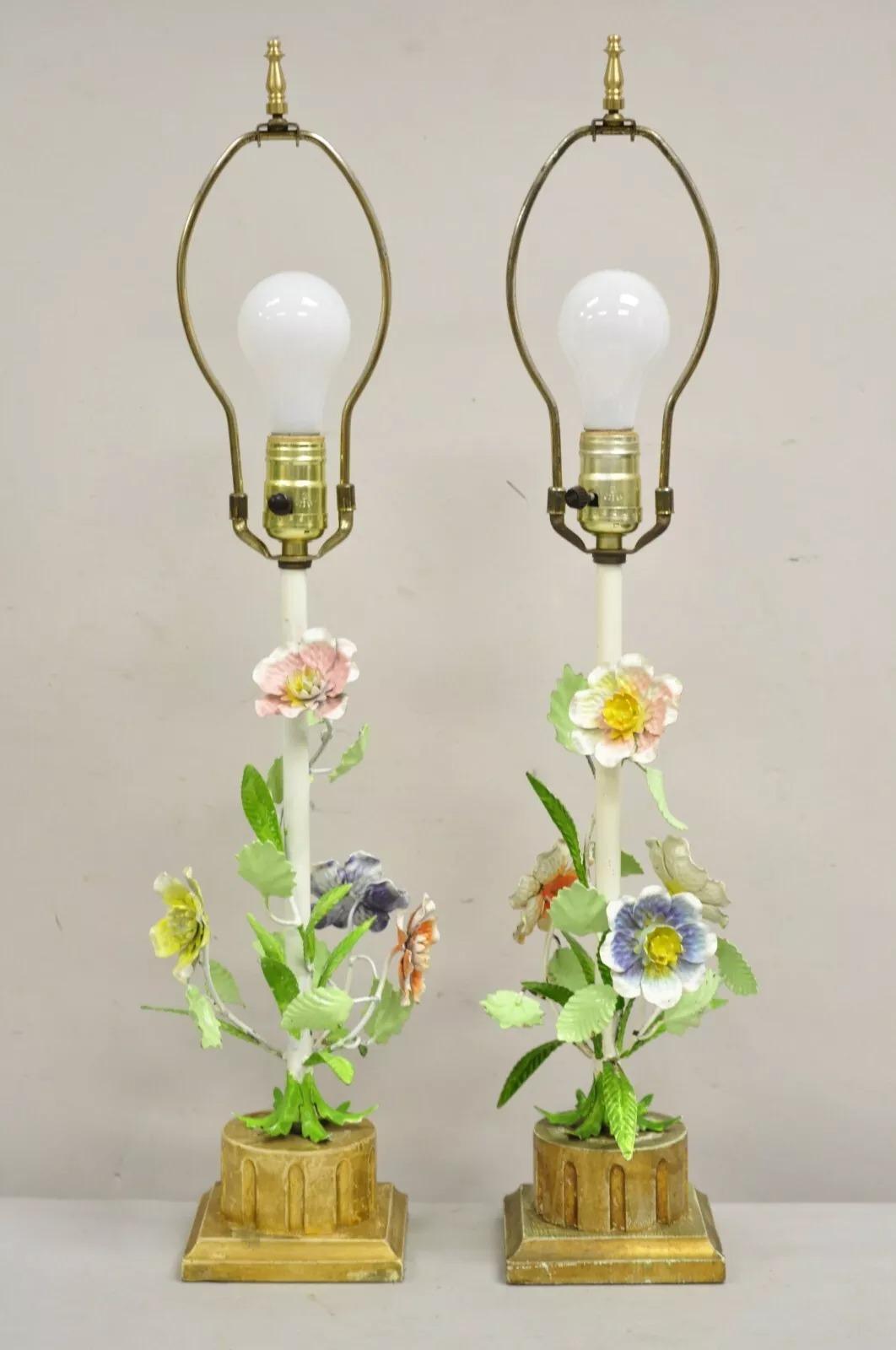 Vintage Italian Lamp di Hollywood Regecy dipinte a fiori in ferro, lampade da boudoir in ceramica, coppia in vendita 5